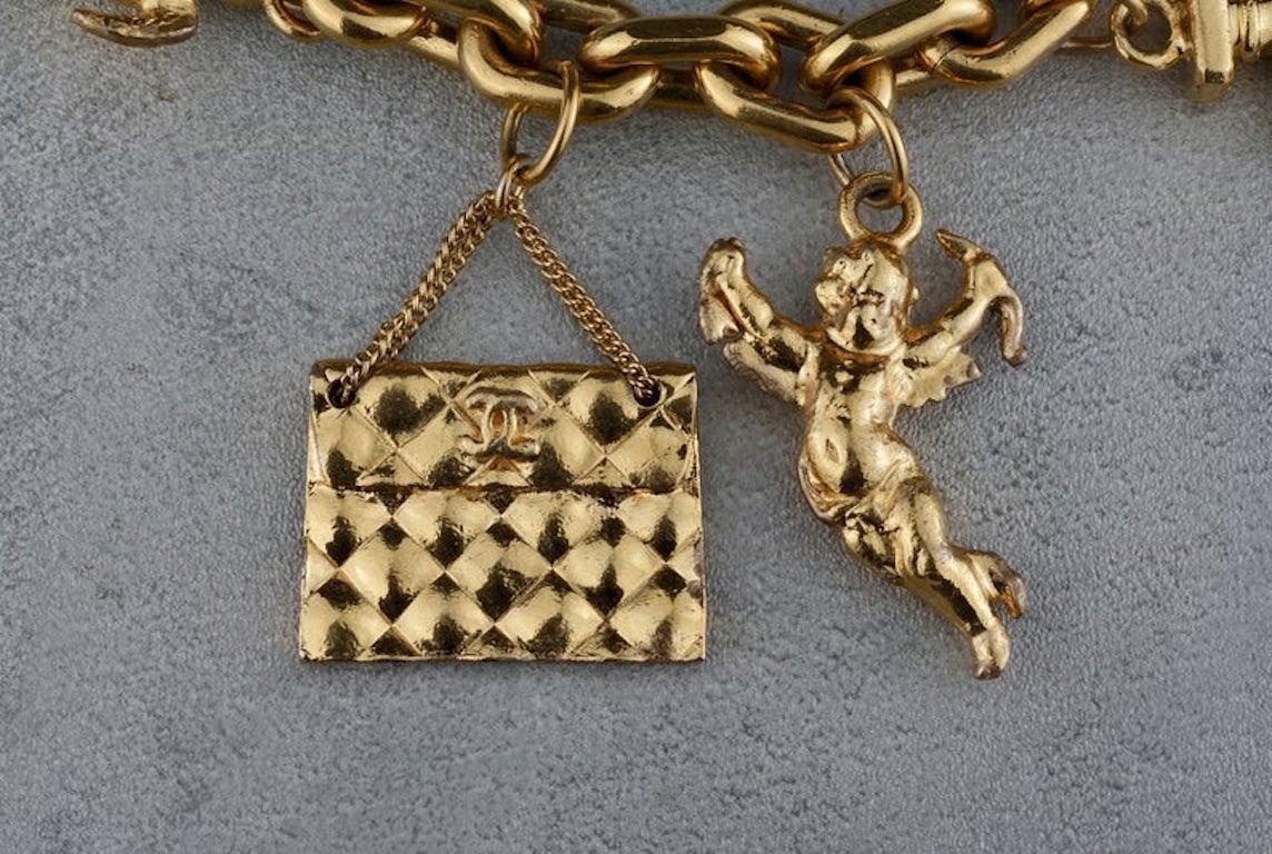 Vintage Iconic CHANEL Lucky Charm Bracelet In Good Condition In Kingersheim, Alsace
