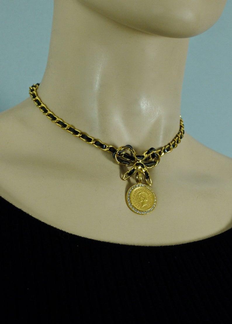 chanel bow choker