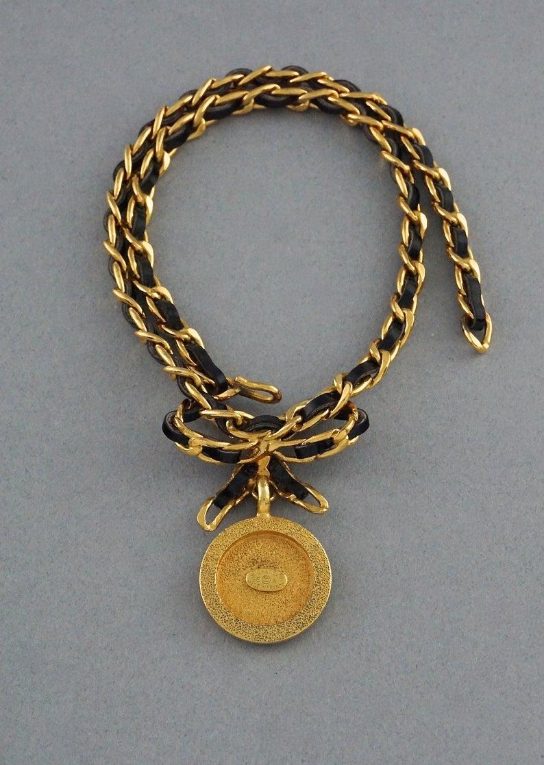Vintage Iconic CHANEL Medallion Rhinestone Leather Chain Bow Choker Necklace 2