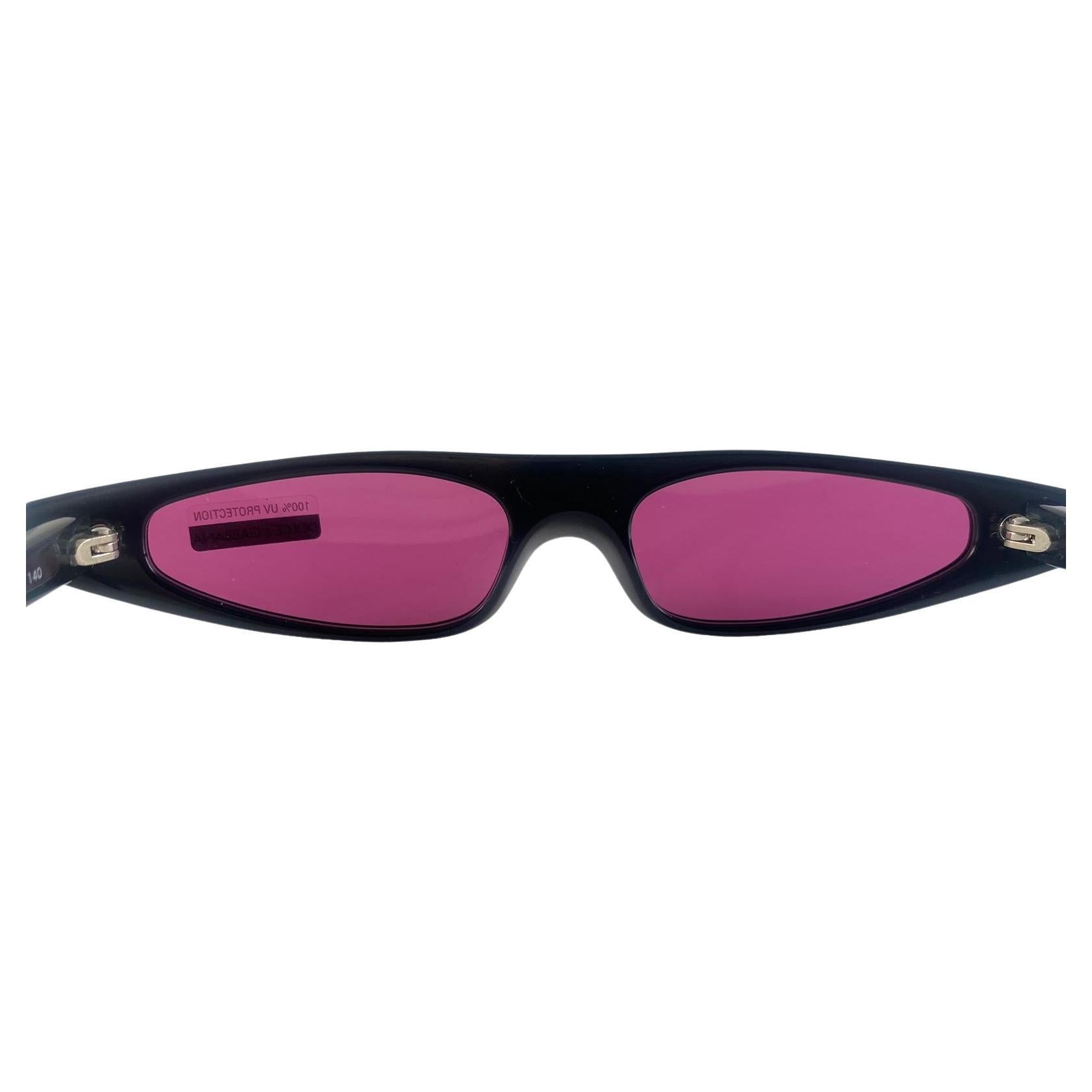Eye Catching & A Real Sign Of The Times Vintage Dolce & Gabbana 5435 Seen On The Runway With Rose Lenses.


Neu! Nie getragen oder ausgestellt

Dieser Artikel kann aufgrund der Lagerung geringfügige Abnutzungserscheinungen aufweisen.


Vorderseite :