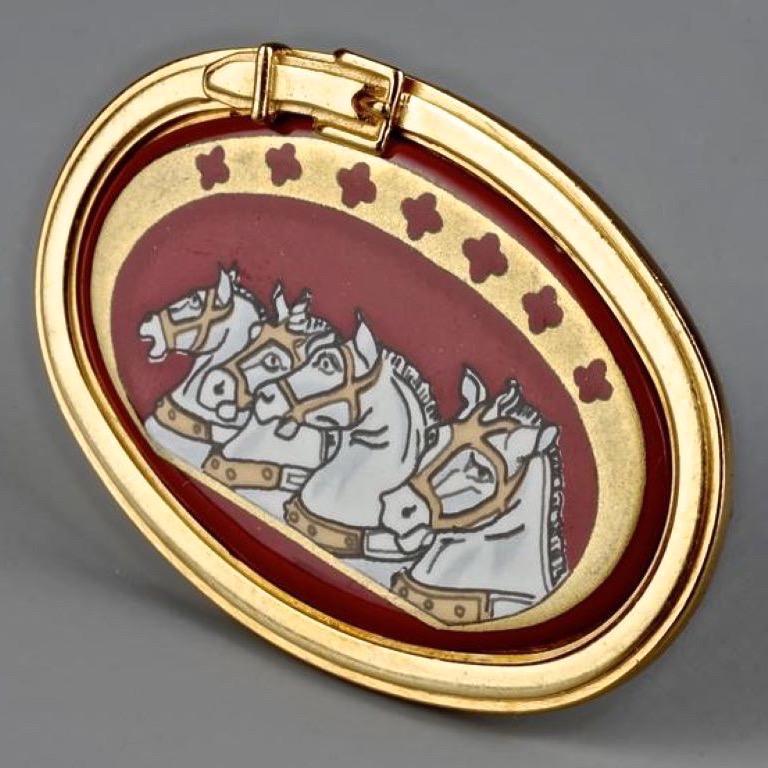 Vintage Iconic HERMES Grand Apparat Equestrian Horse Head Enamel Brooch In Good Condition In Kingersheim, Alsace