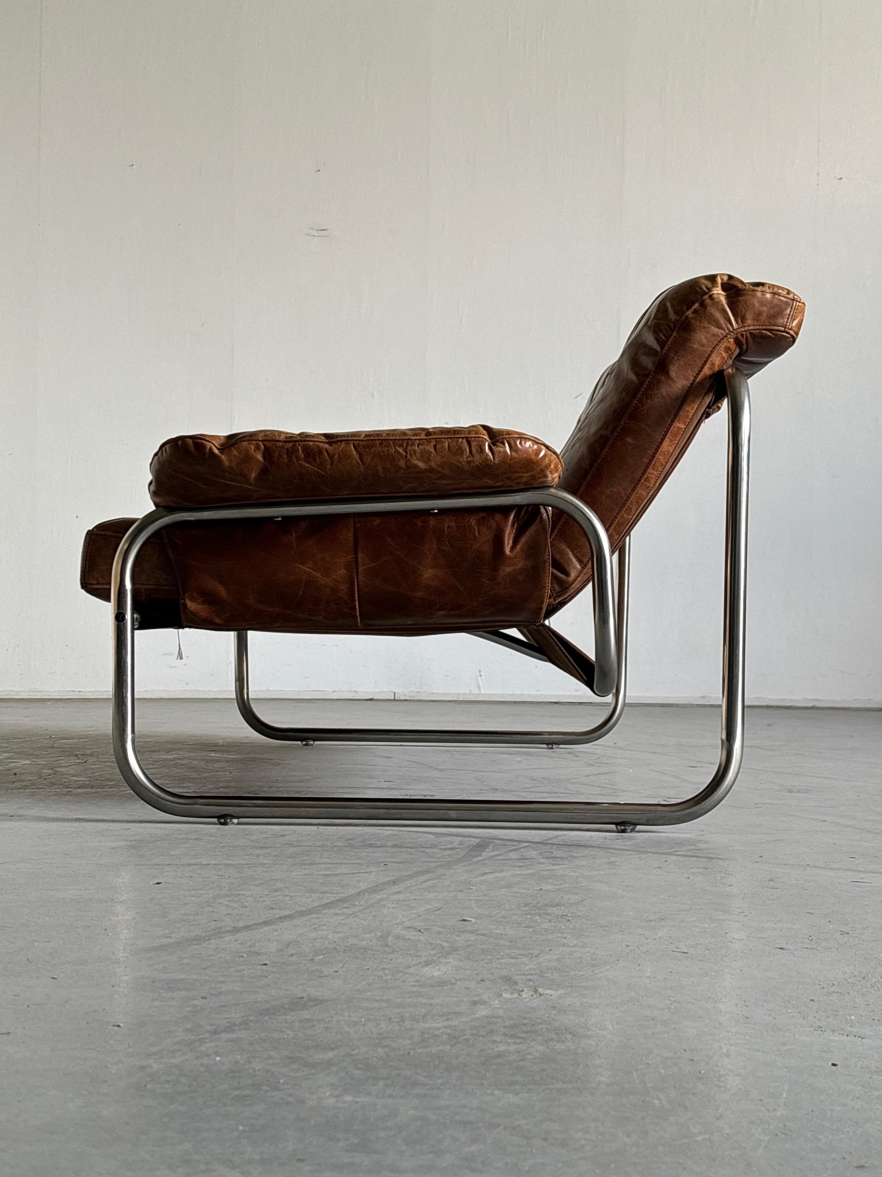 Icónico sofá vintage Ikea de cuero marrón 