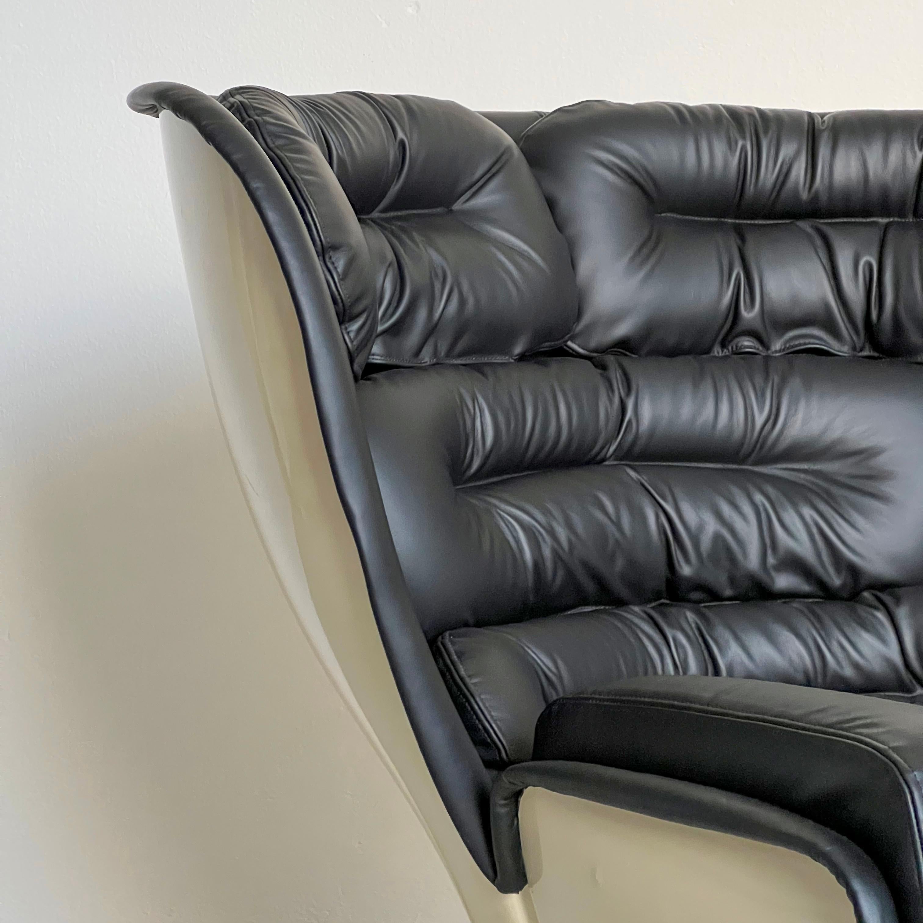 Space Age Living Room Armchair, Elda by Joe Colombo, Black Leather, Collectible In Good Condition For Sale In Milan, IT