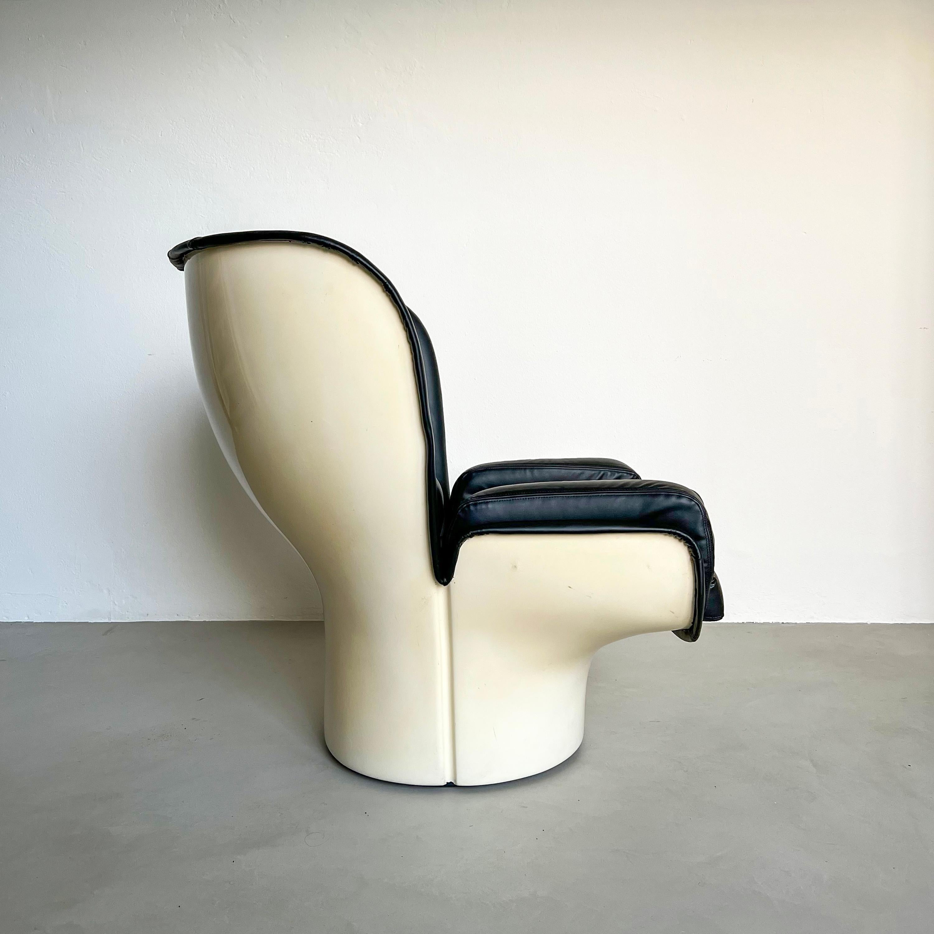 Mid-20th Century Space Age Living Room Armchair, Elda by Joe Colombo, Black Leather, Collectible For Sale