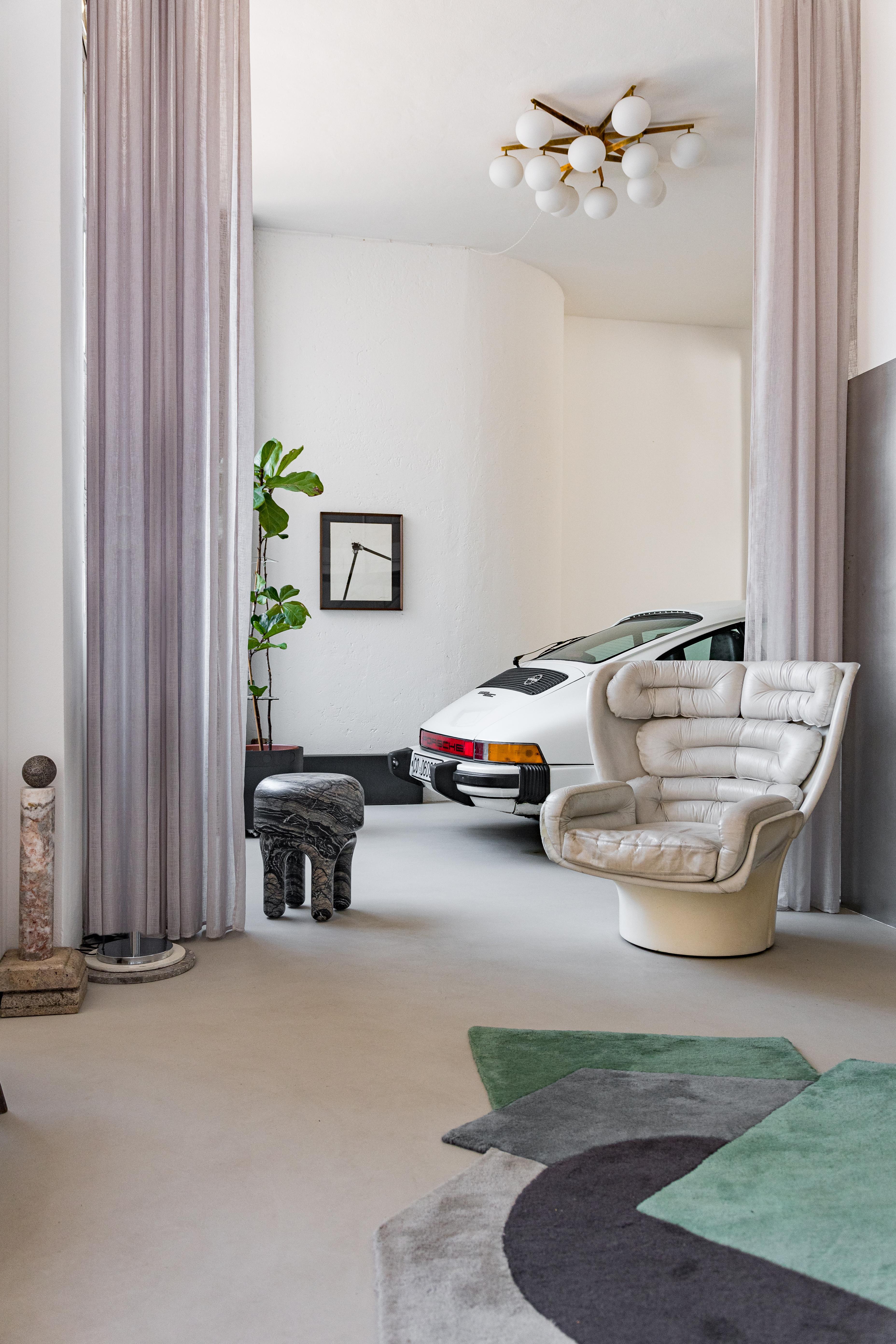 Ère spatiale Fauteuil vintage emblématique Joe Colombo Elda, ère spatiale italienne, cuir blanc en vente