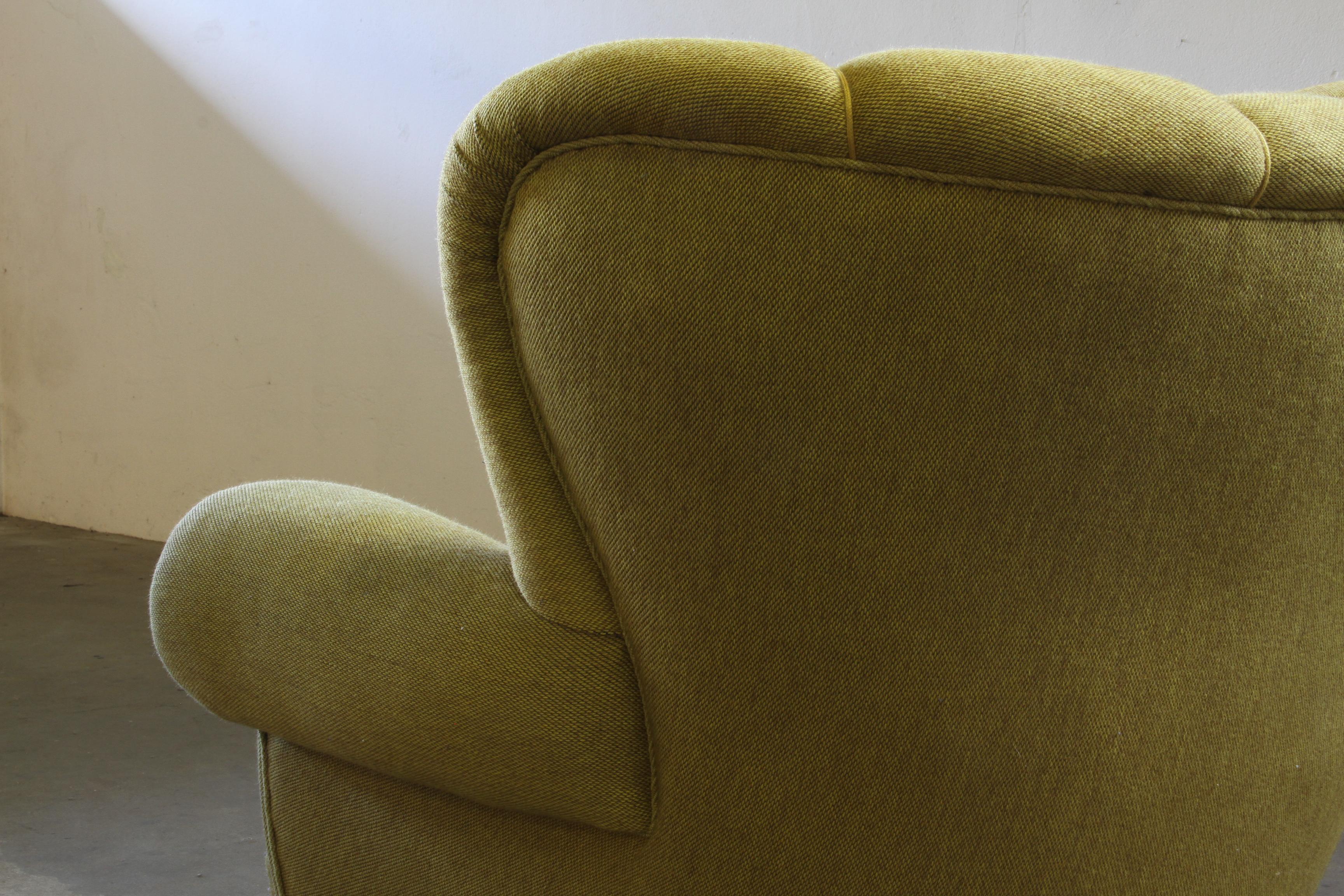 Vintage Iconic Large upholstered Lounge / Easy Chair From Denmark 1930’s en venta 6