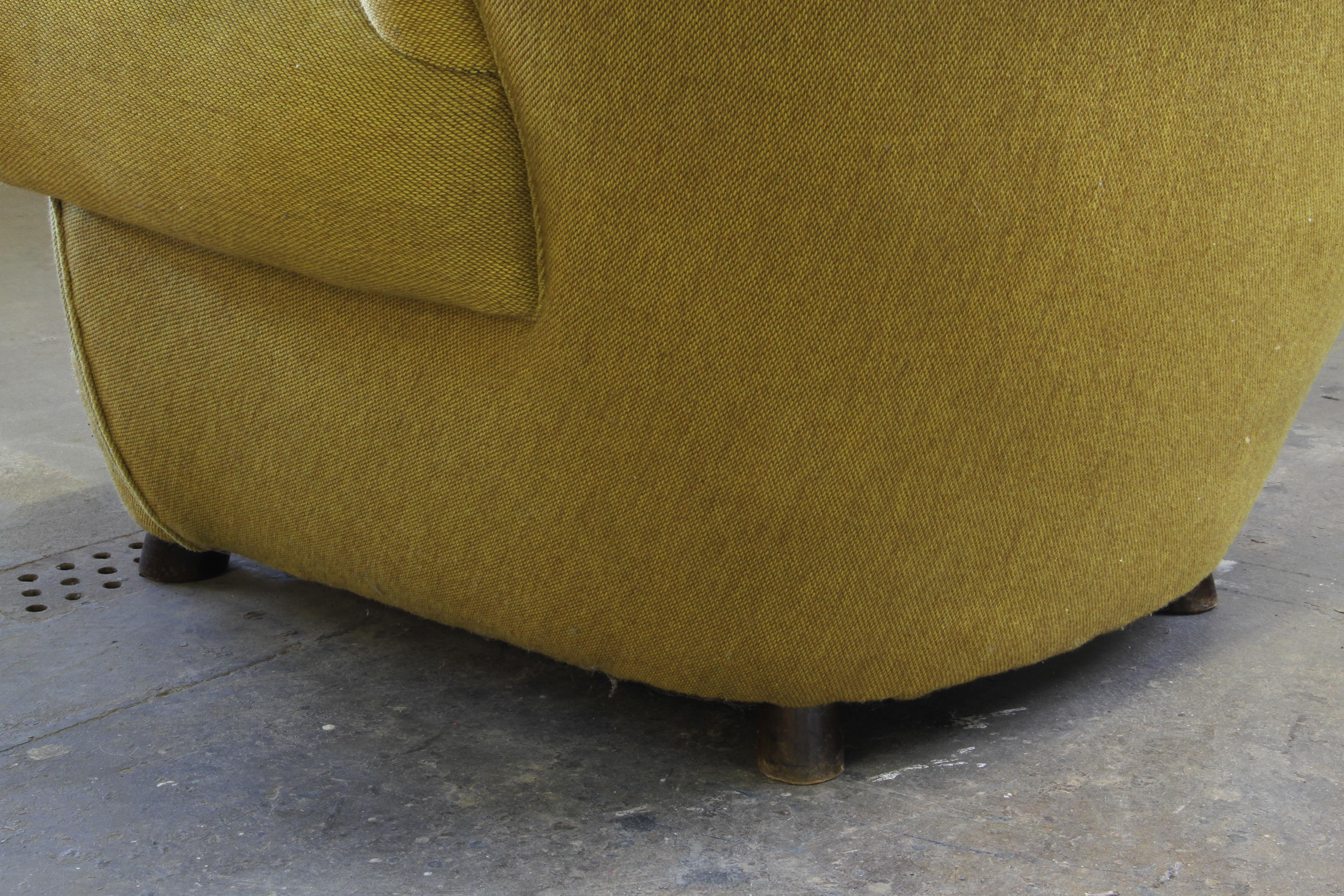 Vintage Iconic Large upholstered Lounge / Easy Chair From Denmark 1930’s en venta 7