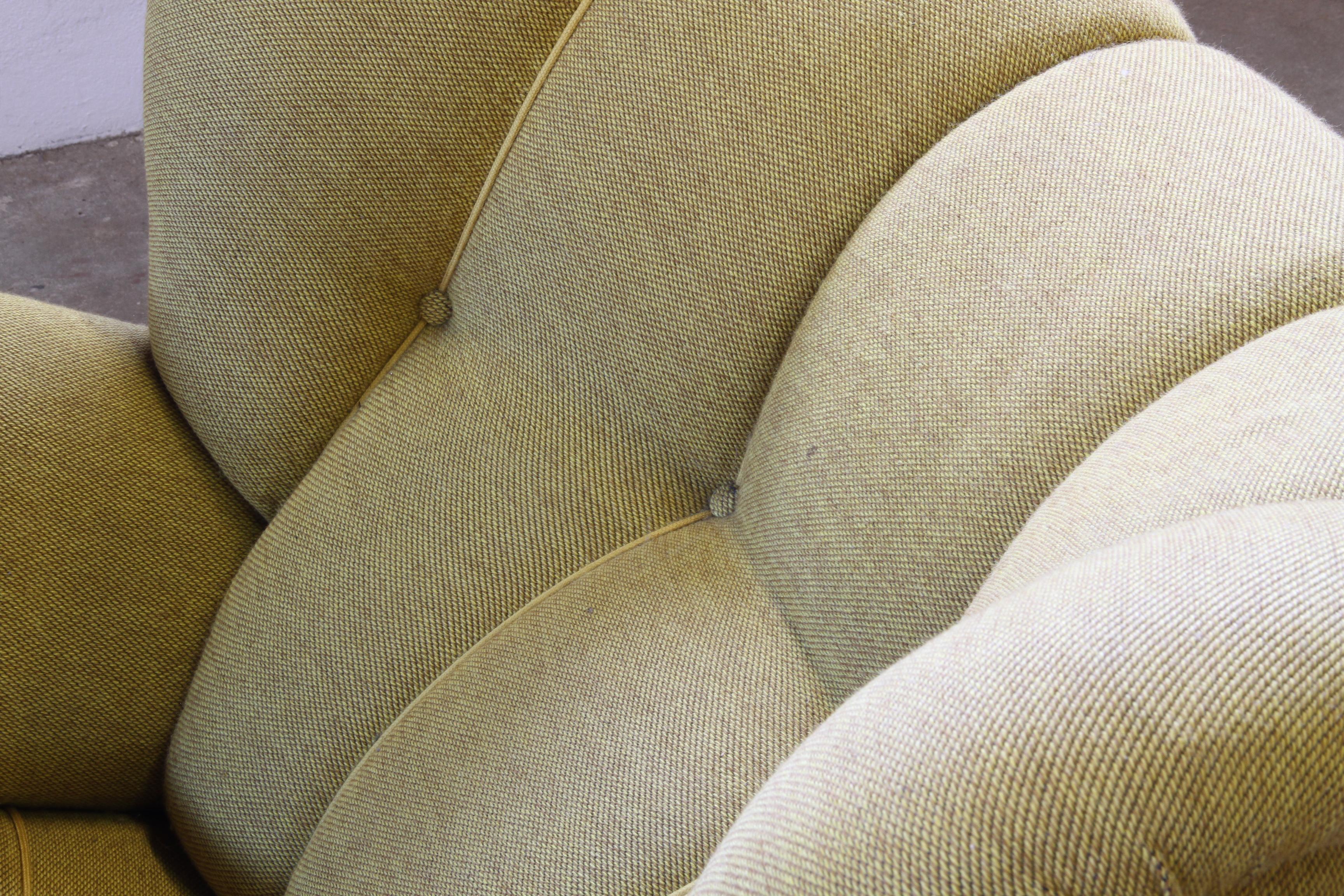 Vintage Iconic Large upholstered Lounge / Easy Chair From Denmark 1930’s en venta 9