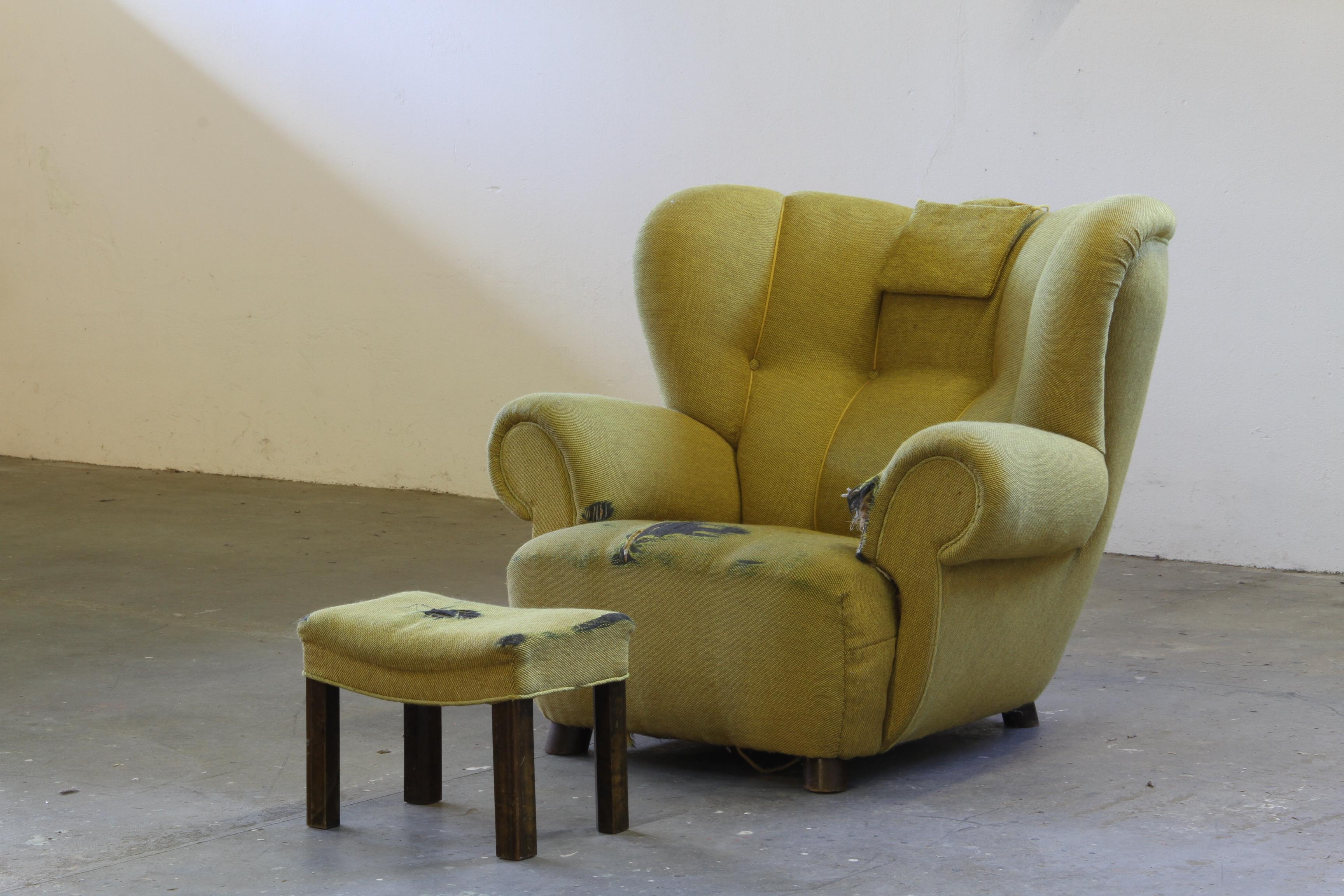 Vintage Iconic Large upholstered Lounge / Easy Chair From Denmark 1930’s en venta 11
