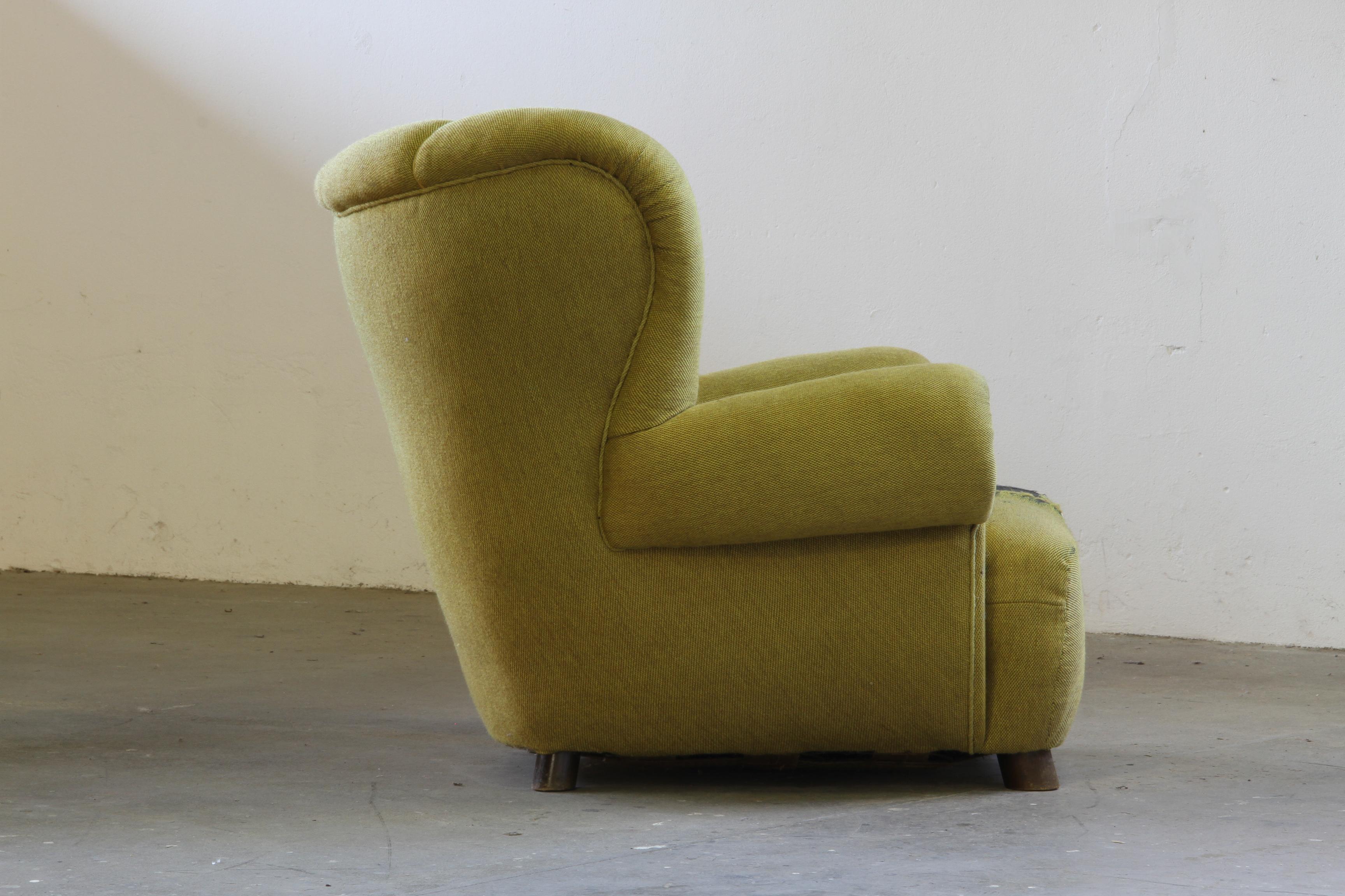 Vintage Iconic Large upholstered Lounge / Easy Chair From Denmark 1930’s Danés en venta