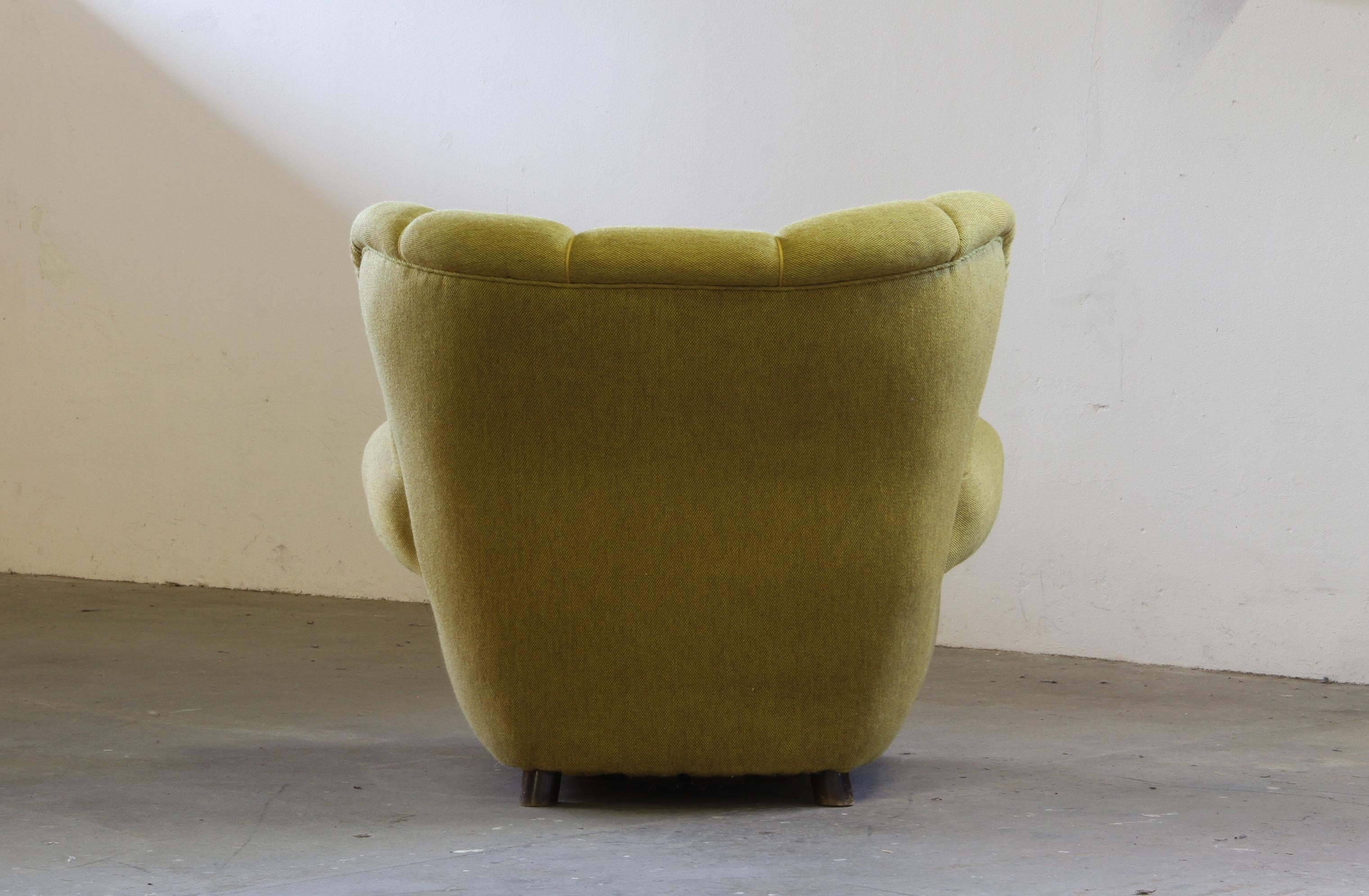 Vintage Iconic Large upholstered Lounge / Easy Chair From Denmark 1930’s en Bastante bueno estado para la venta en Store Heddinge, DK