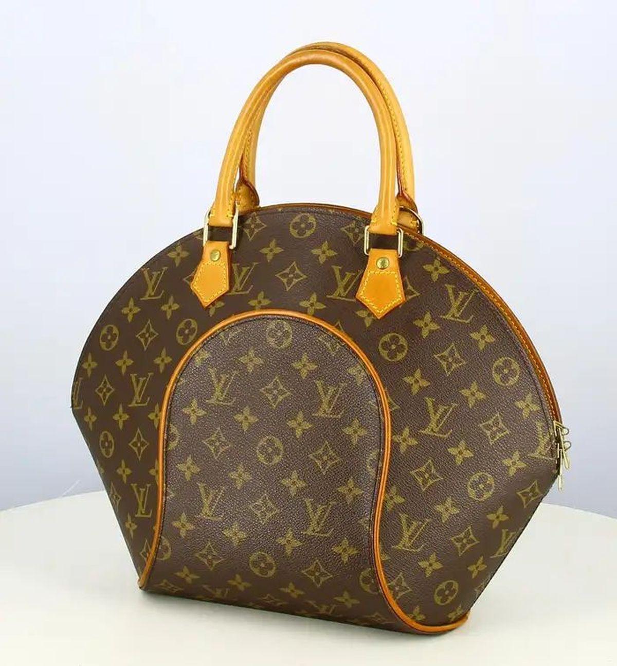 Vintage Iconic Louis Vuitton Designer Monogram Ellipse Handbag For Sale 1