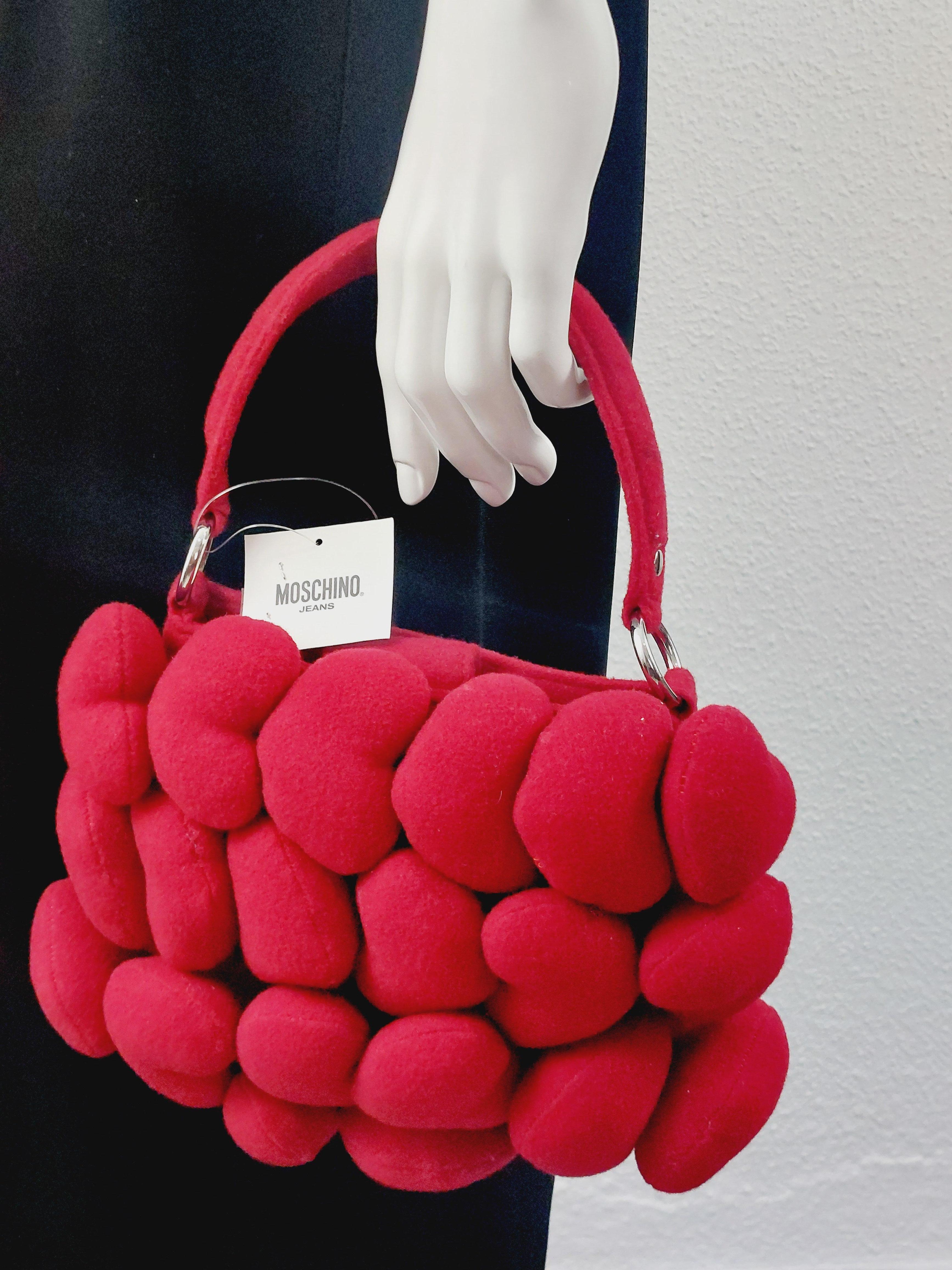 Vintage Iconic Moschino Heart Red Plush 3D Love Toy Whimsical HandBag Gluch In New Condition In PARIS, FR