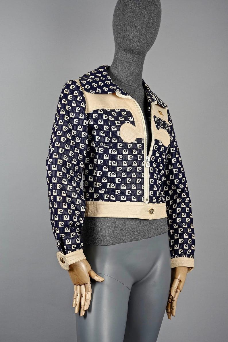 Vintage Iconic PIERRE CARDIN Monogram Vinyl Mod Jacket In Good Condition In Kingersheim, Alsace