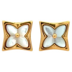 Pendientes de oro Vintage Iconic Signed LOUIS VUITTON Flower Blossom MOP