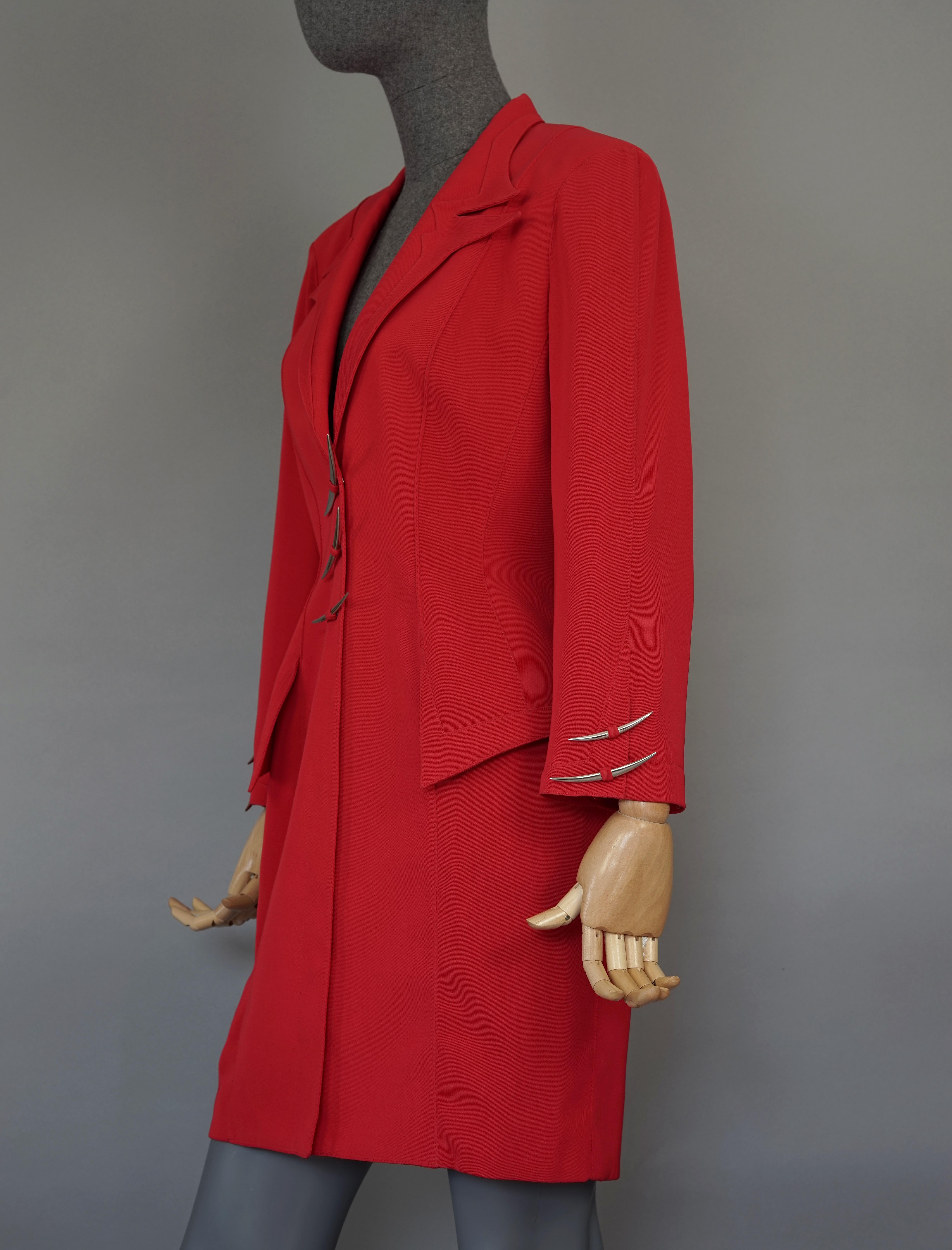 THIERRY MUGLER Costume vintage emblématique robe rouge futuriste à capuche en métal argenté Pour femmes en vente