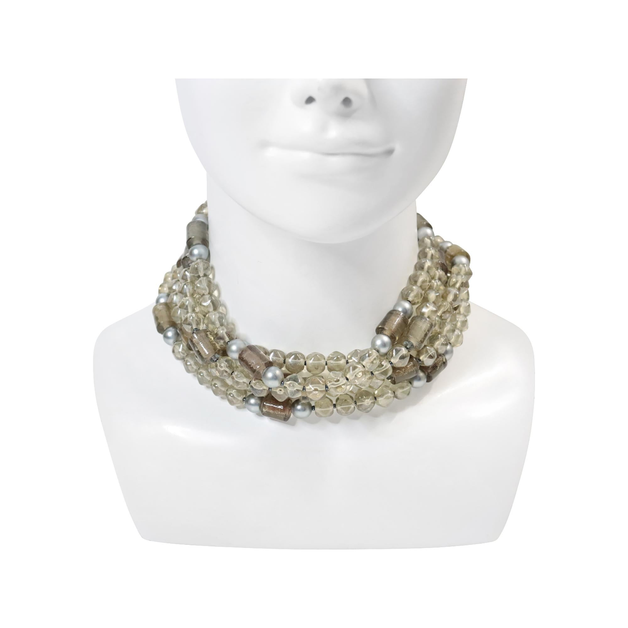 Collar gargantilla vintage de cuentas gris hielo Circa años 90