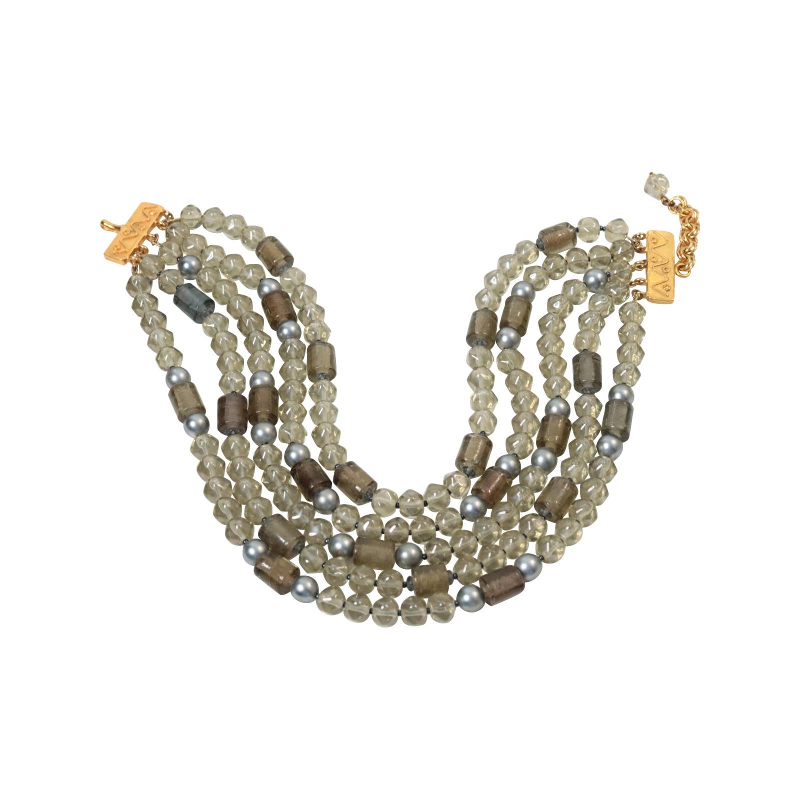 Collana girocollo con perline grigio ghiaccio vintage, circa anni '90 in vendita 3