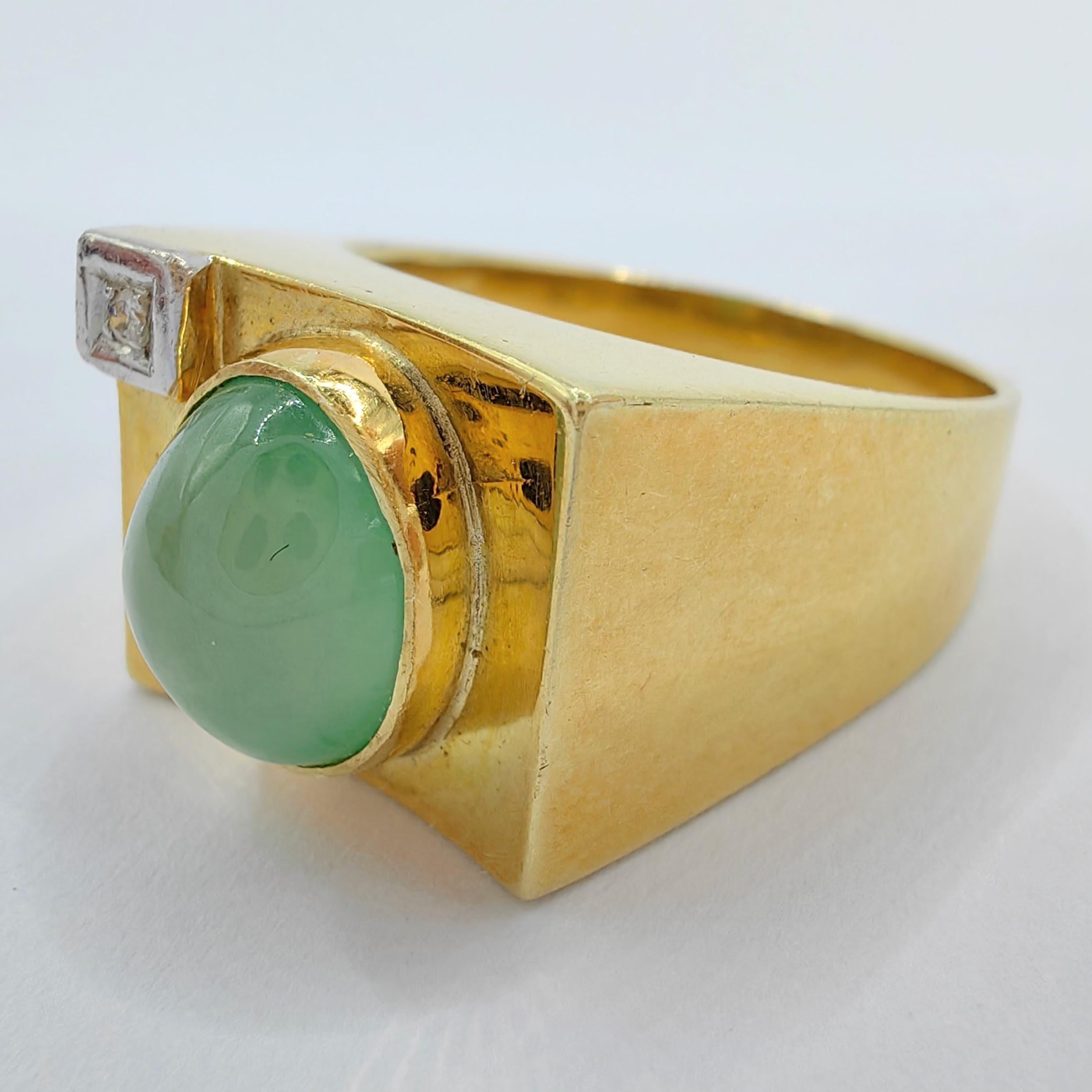 Vintage Icy Light Apple Green Jadeite Jade Diamond Ring in 14K Two-tone Gold For Sale 1