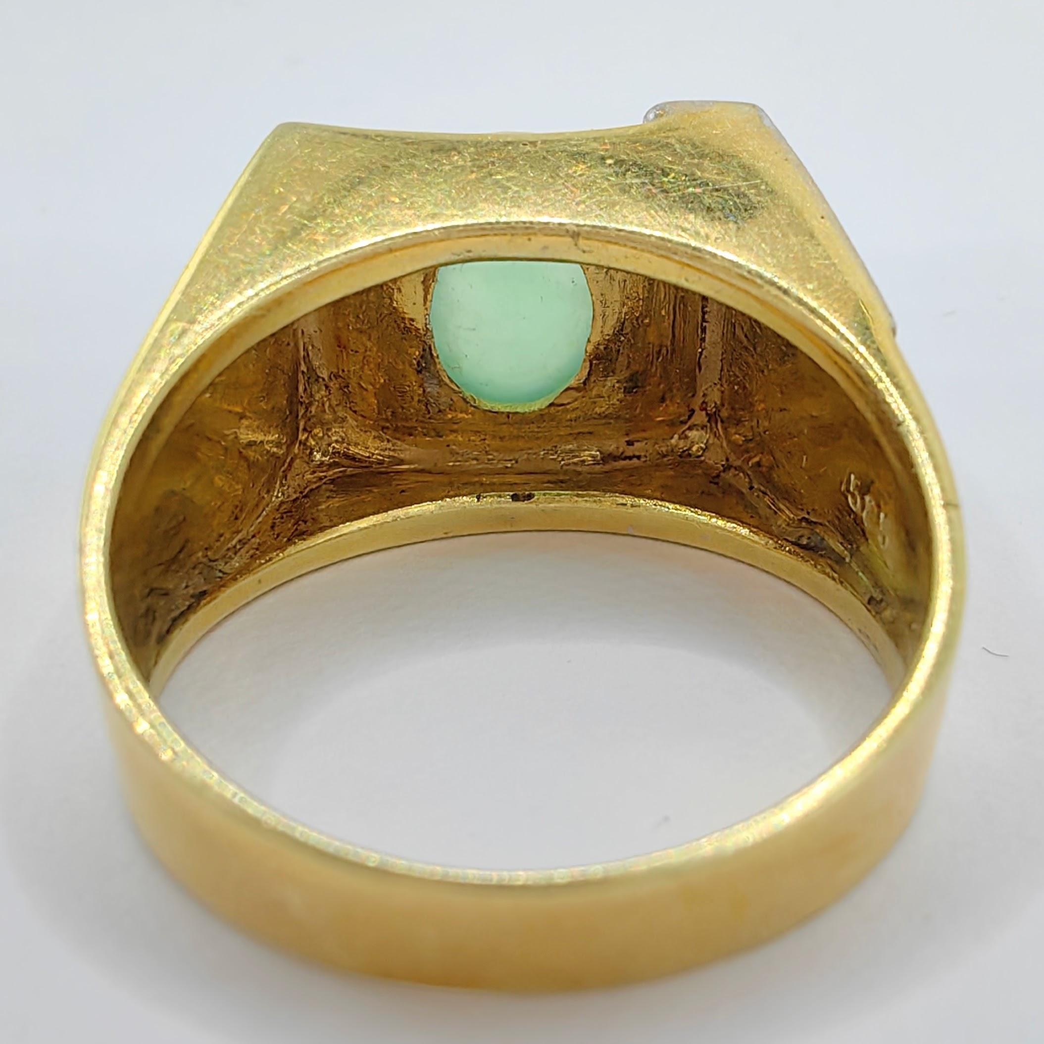 Vintage Icy Light Apple Green Jadeite Jade Diamond Ring in 14K Two-tone Gold For Sale 4
