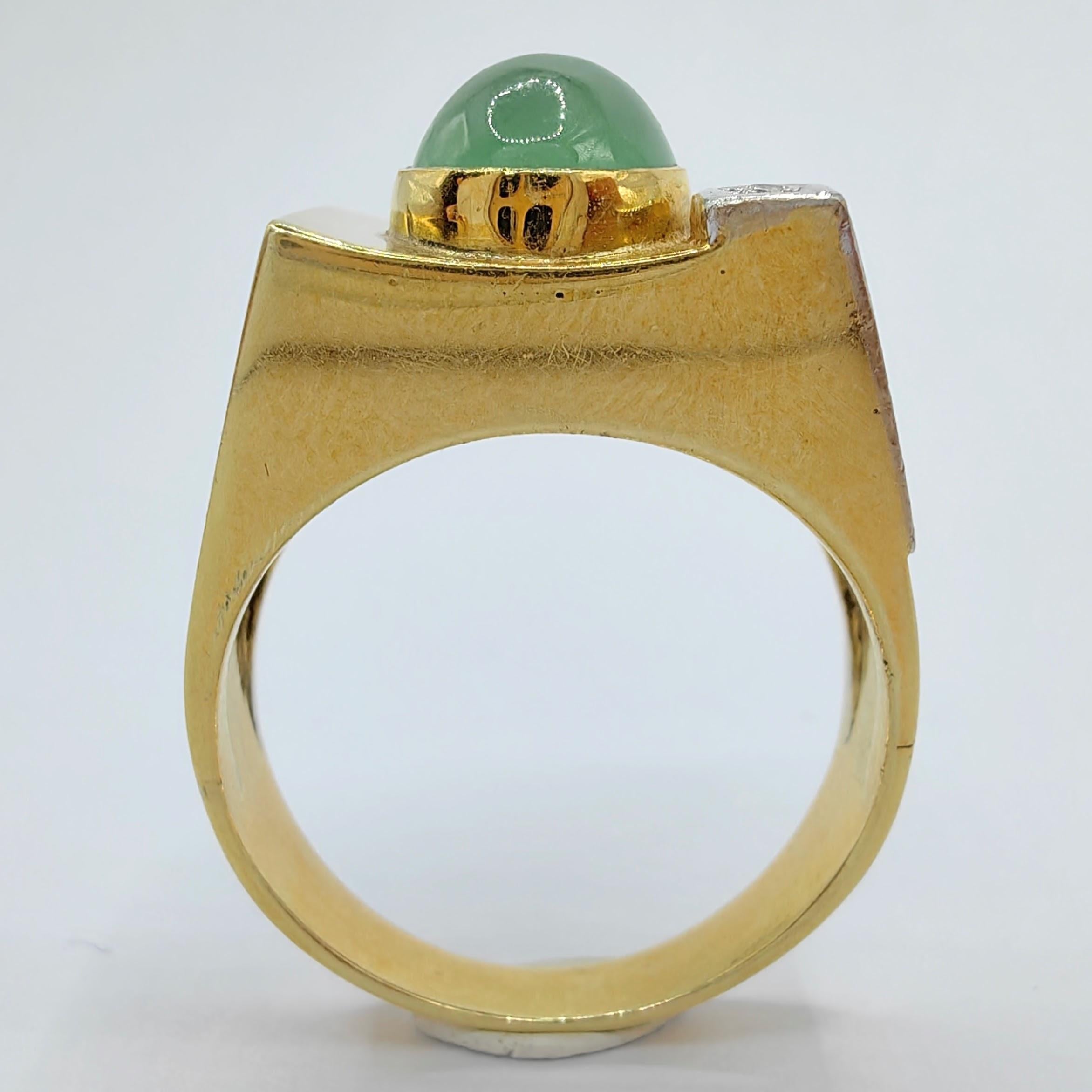 Vintage Icy Light Apple Green Jadeite Jade Diamond Ring in 14K Two-tone Gold For Sale 2