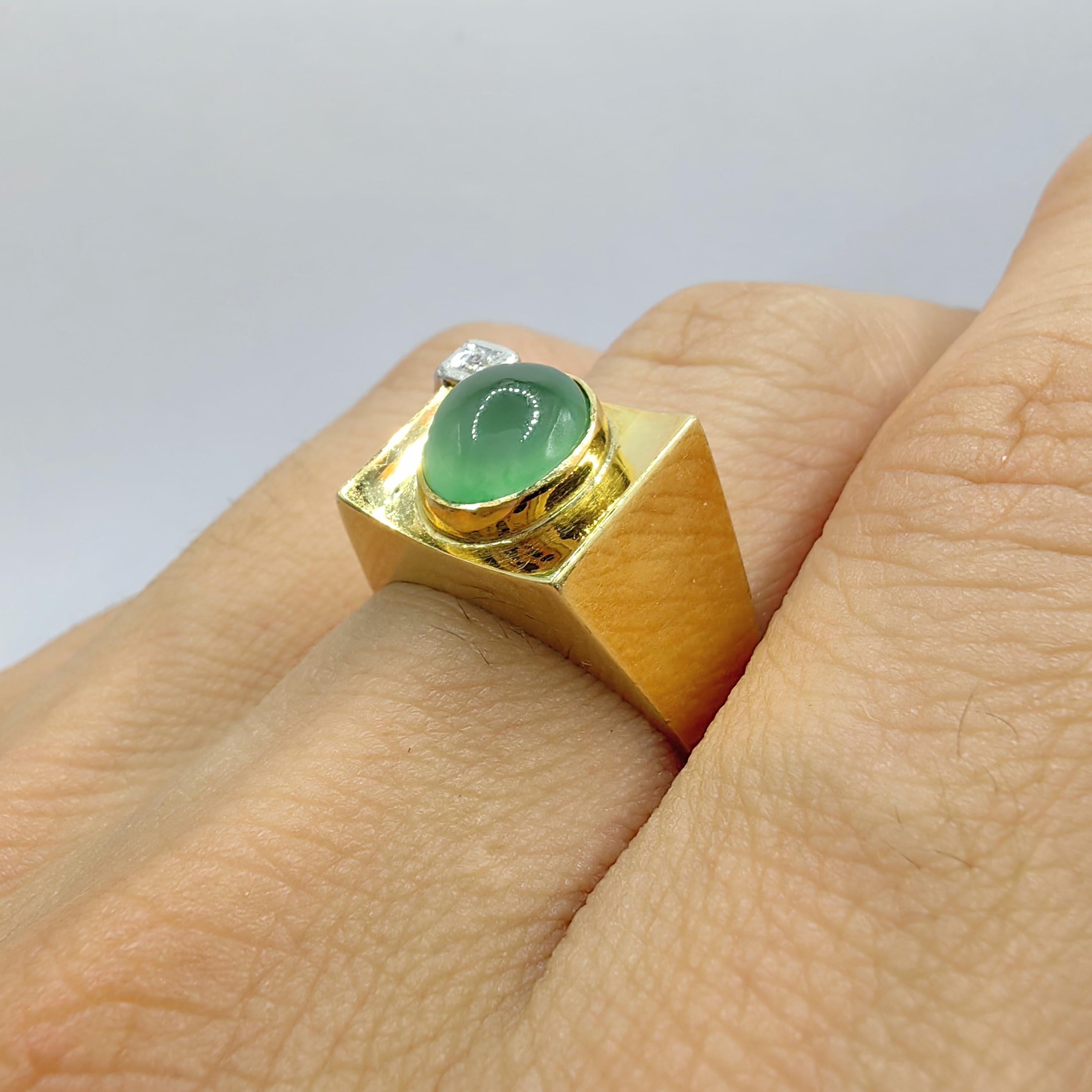 Contemporary Vintage Icy Light Apple Green Jadeite Jade Diamond Ring in 14K Two-tone Gold For Sale