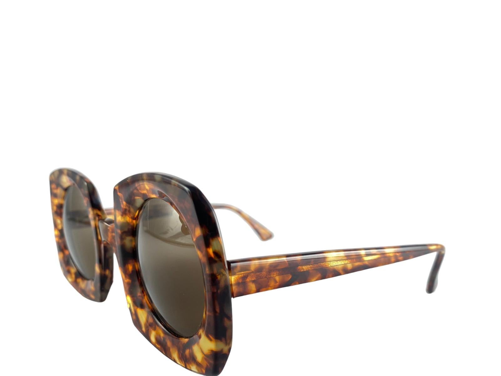 Marrone Occhiali da sole vintage IDC con lenti tartarugate anni '80 Francia in vendita