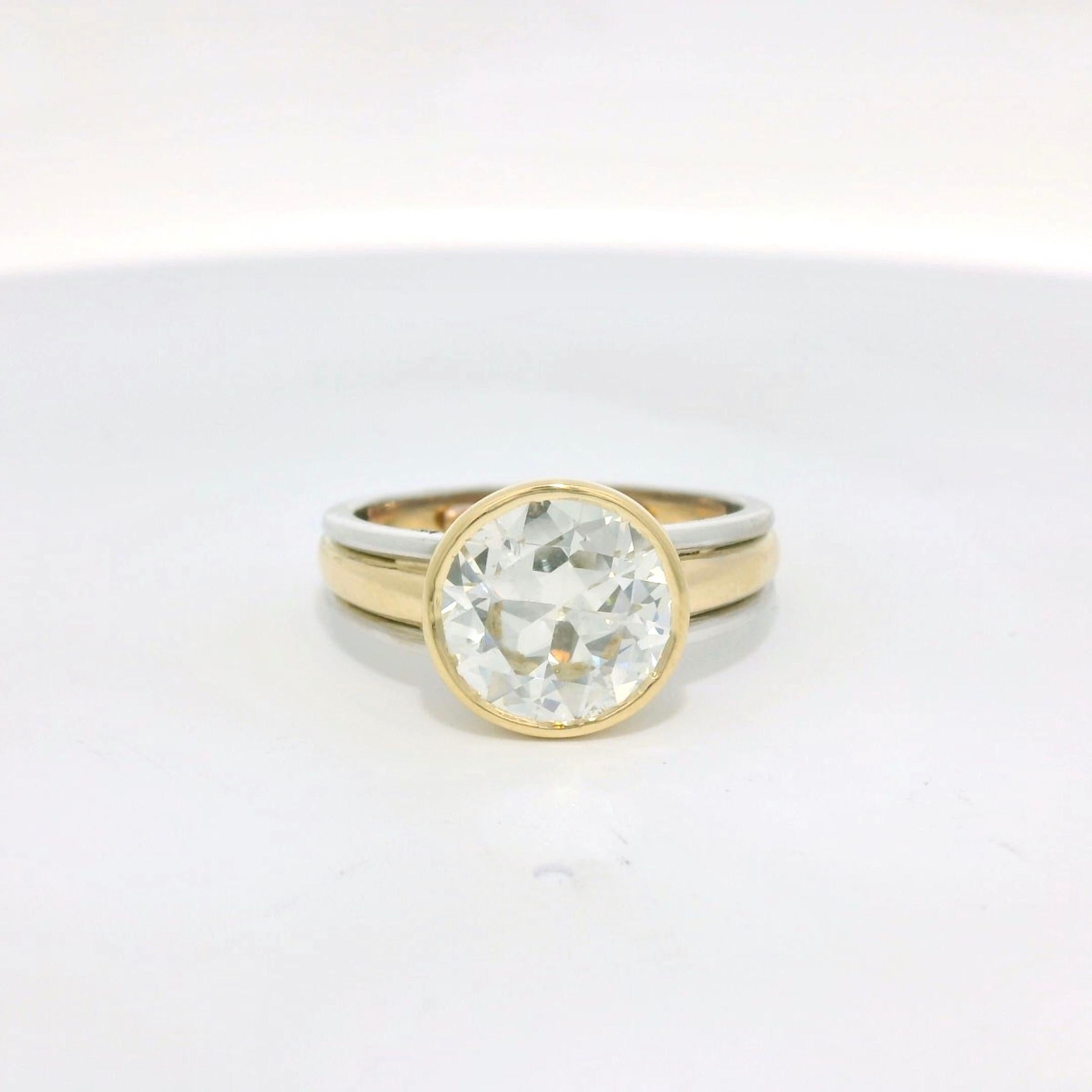 Women's or Men's Vintage IGI Certified 3.32 Carats solitaire diamond ring For Sale