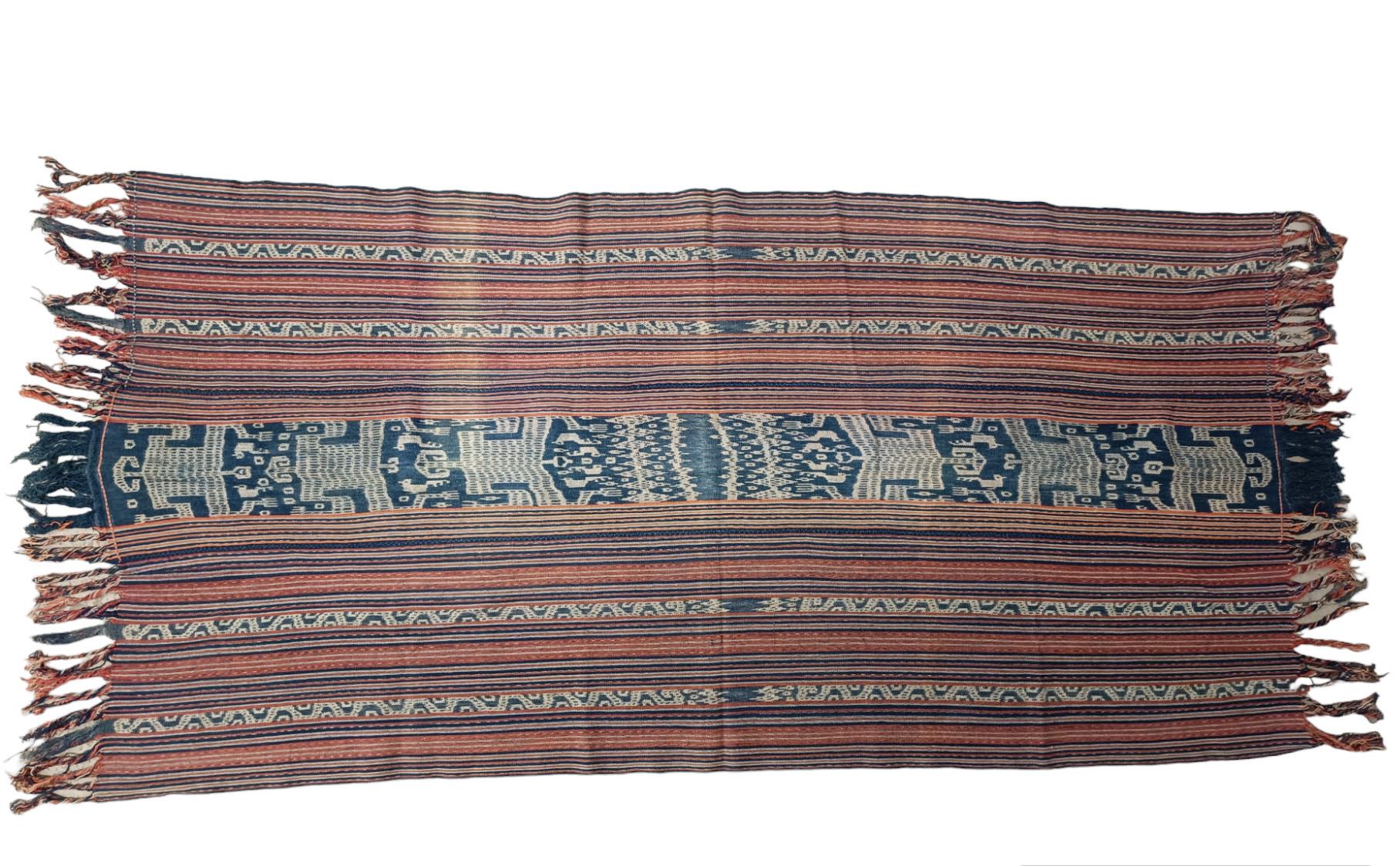 Indonésien Tissu vintage Ikat Timor Indonésie Textiles Décoration intérieure en vente