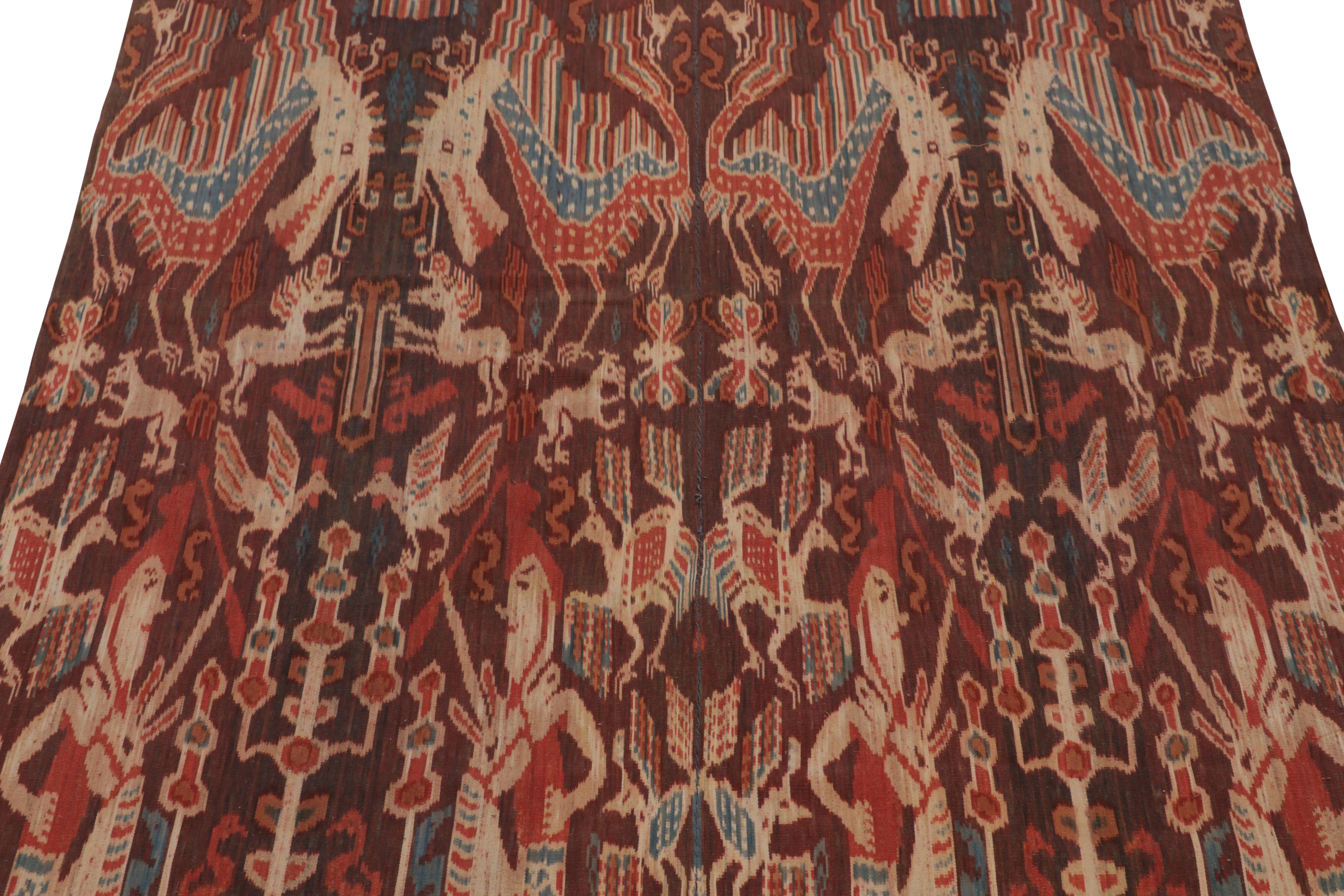 Tessuto a mano in lana e proveniente dalla Turchia intorno al 1950-1960, questo runner tessile Ikats vintage 4x9 presenta un design che ricorda da vicino l'hinggi, una variante delle trame ikat che si ritiene venisse utilizzata come abbigliamento e