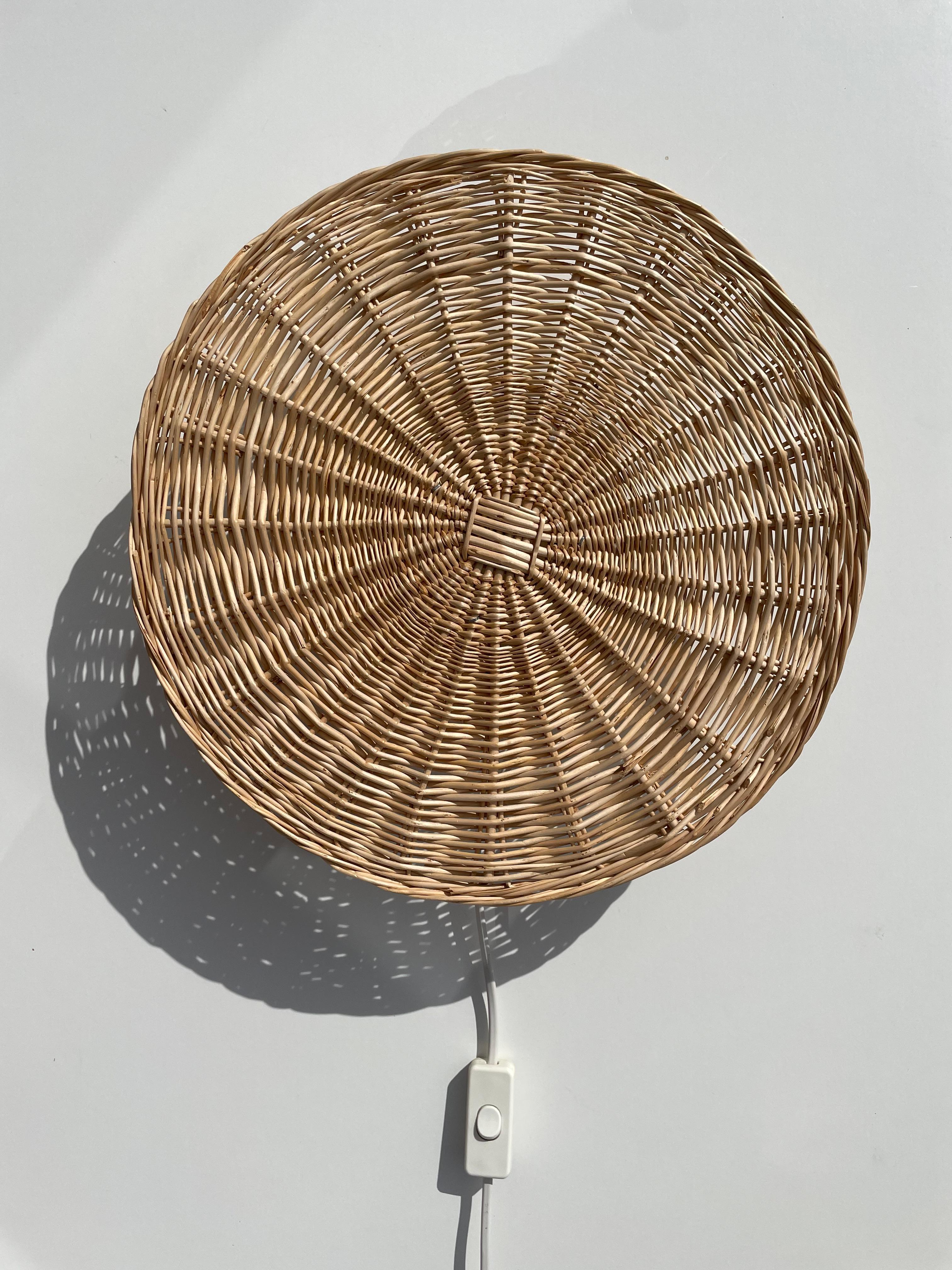 Vintage 1980s Swedish Braided Bamboo Wall Sconce In Good Condition For Sale In Copenhagen, DK