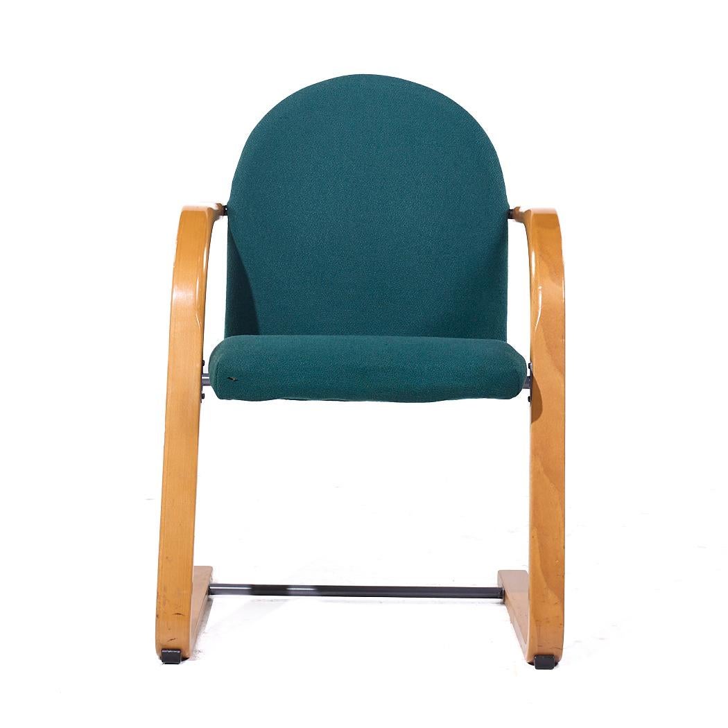 Vintage Ikea Green Upholstered Bentwood Chairs (Chaises en bentwood tapissées) Bon état - En vente à Countryside, IL