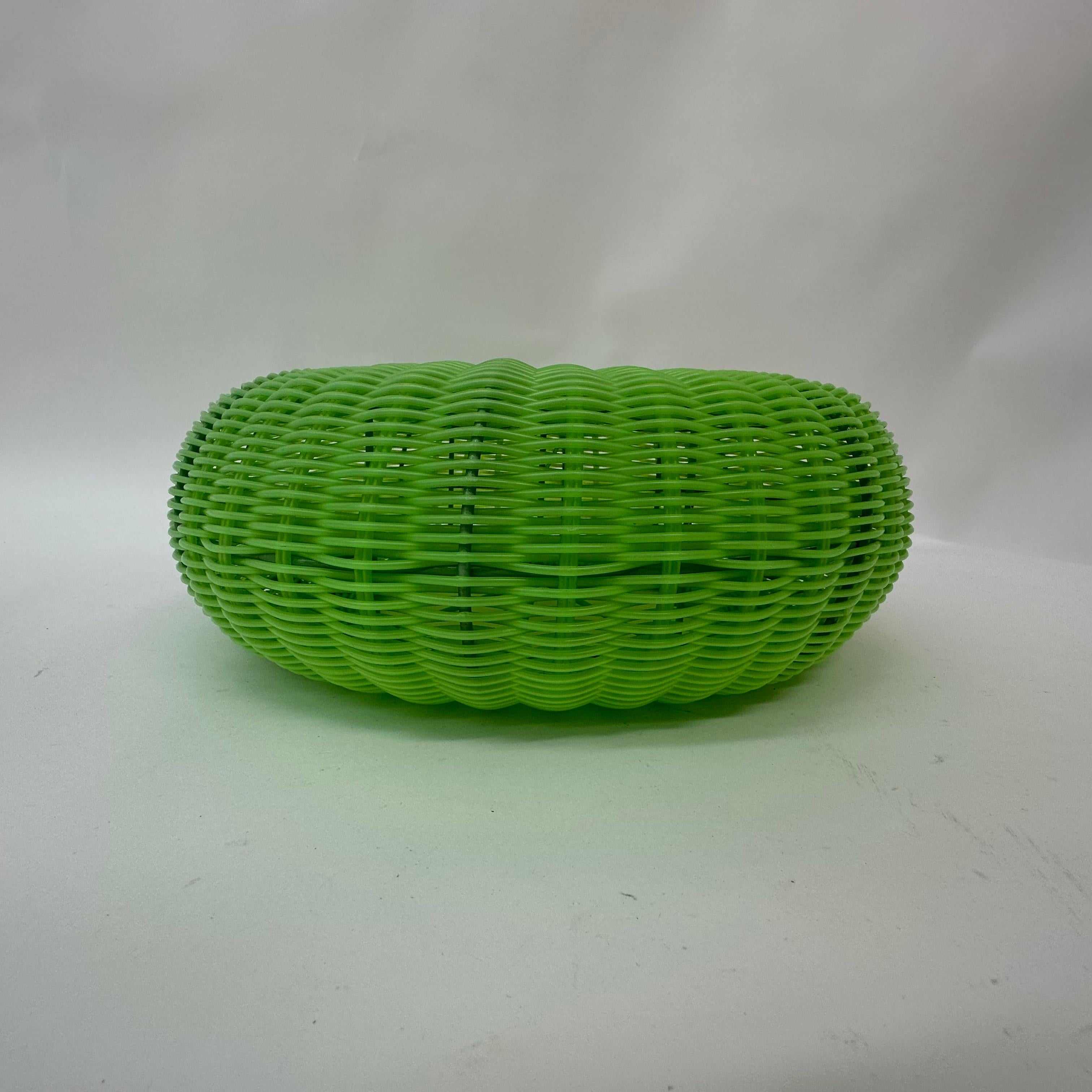 Vintage Ikea green woven plastic Pouf , 1990's In Good Condition In Delft, NL