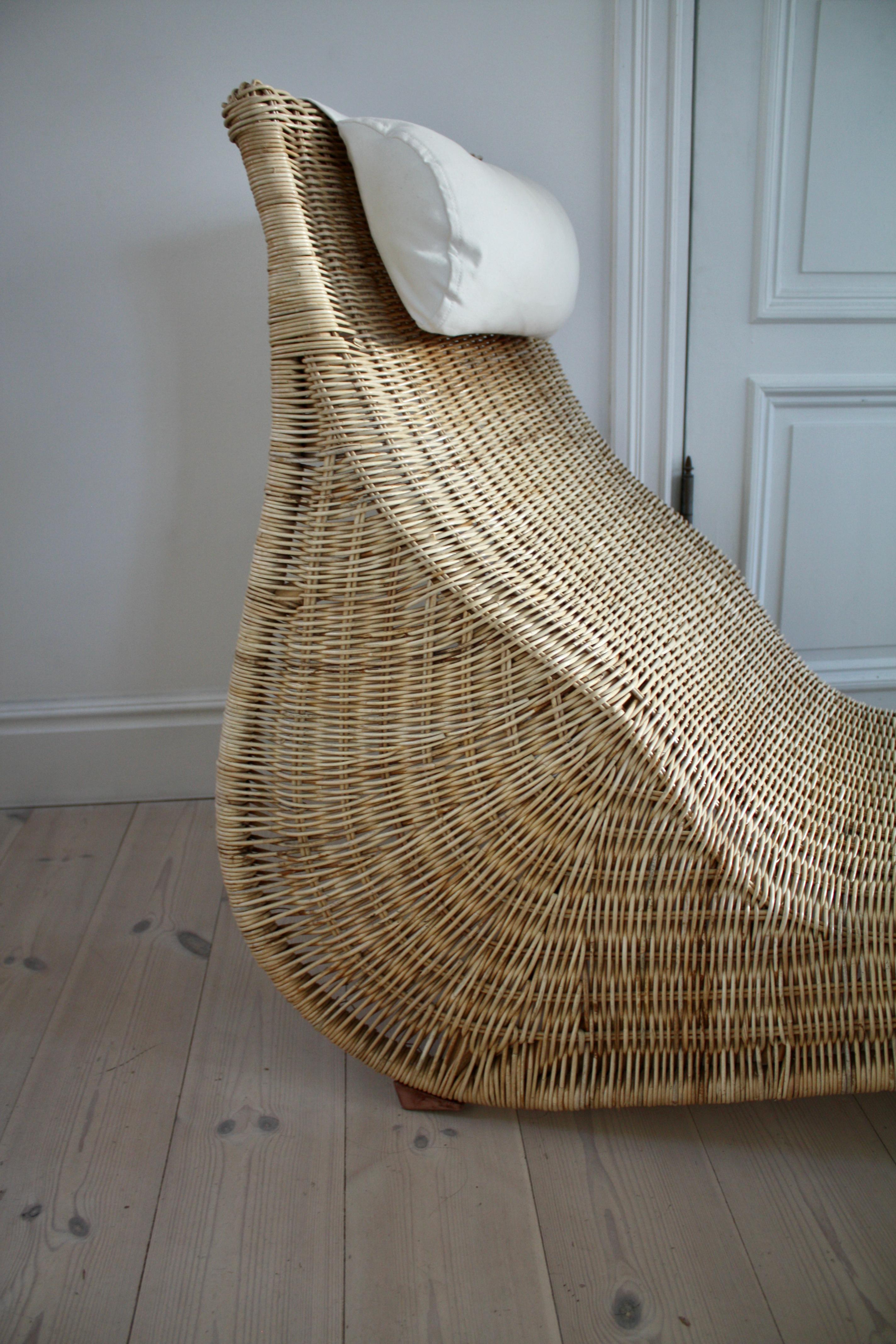 Vintage IKEA Karlskrona Wicker Rattan Chaise Lounge Chair by Karl Malmwall 1990s For Sale 3