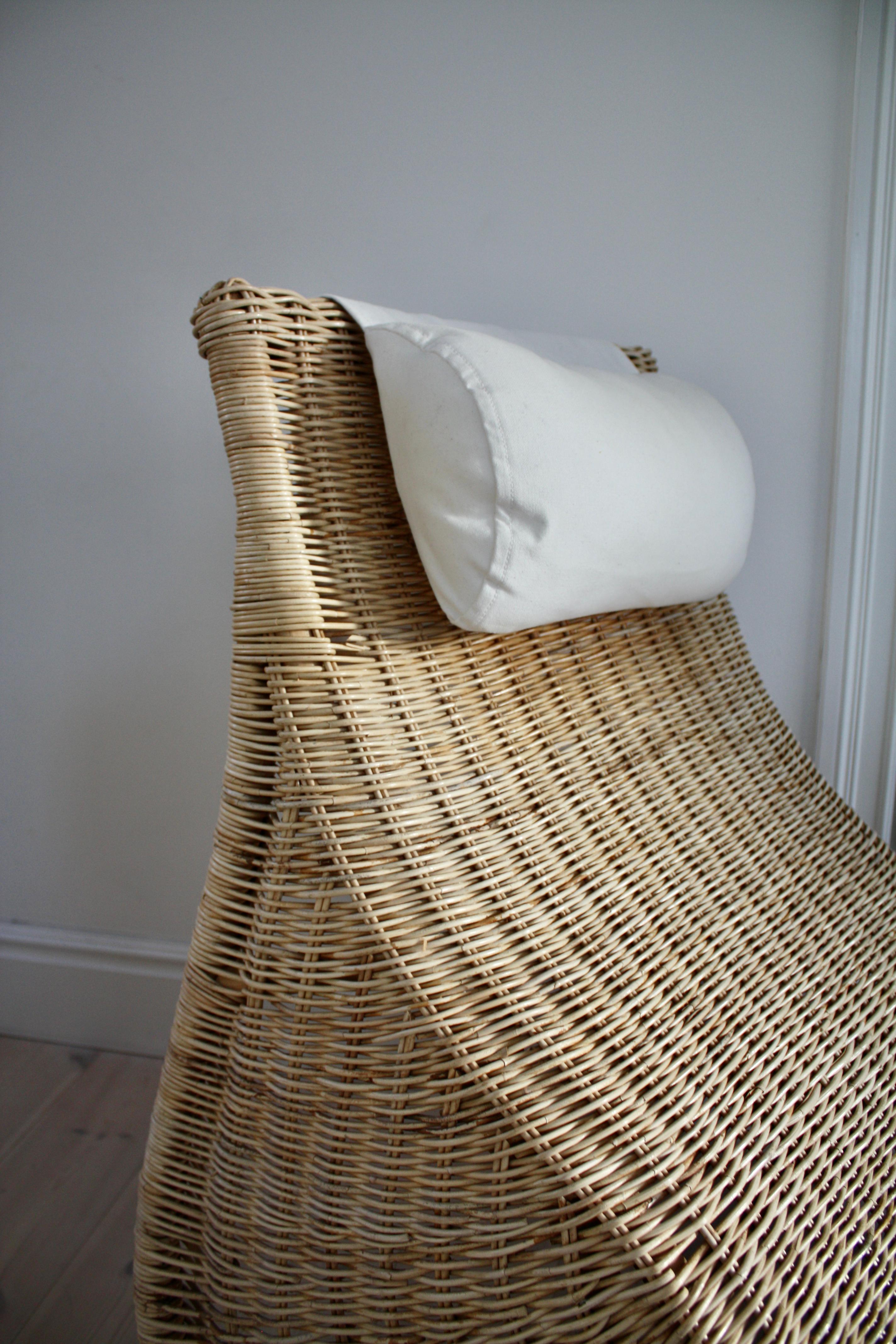 Vintage IKEA Karlskrona Wicker Rattan Chaise Lounge Chair by Karl Malmwall 1990s For Sale 4