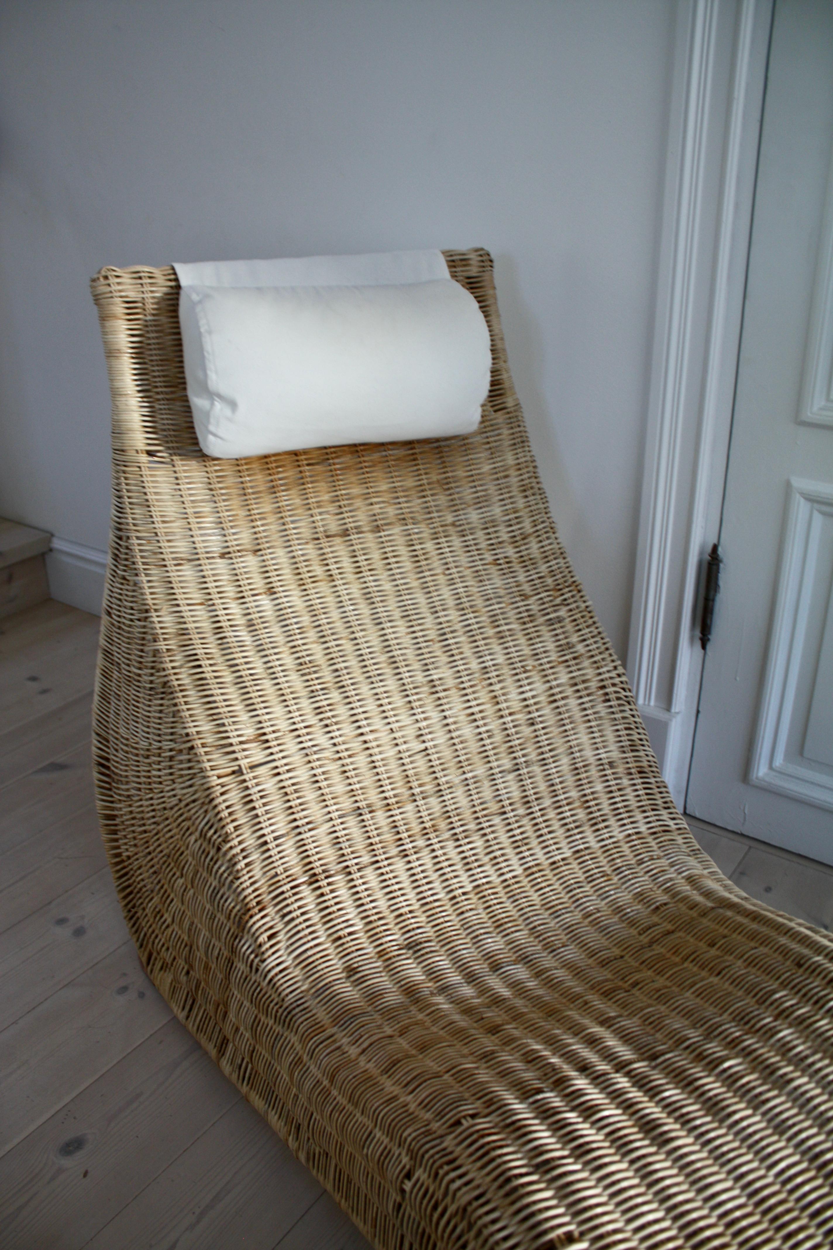 Vintage IKEA Karlskrona Wicker Rattan Chaise Lounge Chair by Karl Malmwall 1990s For Sale 5