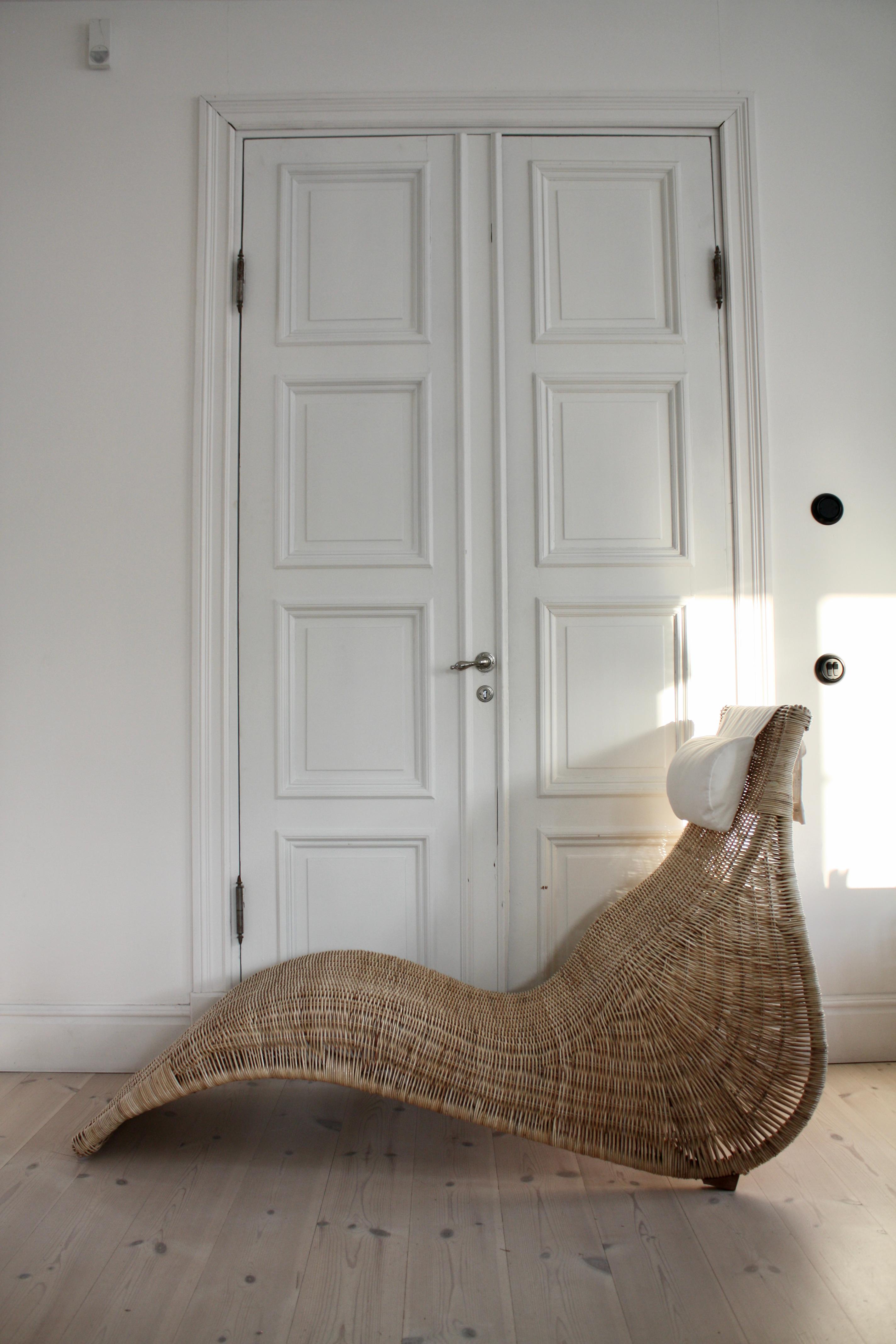 Hand-Crafted Vintage IKEA Karlskrona Wicker Rattan Chaise Lounge Chair by Karl Malmwall 1990s For Sale