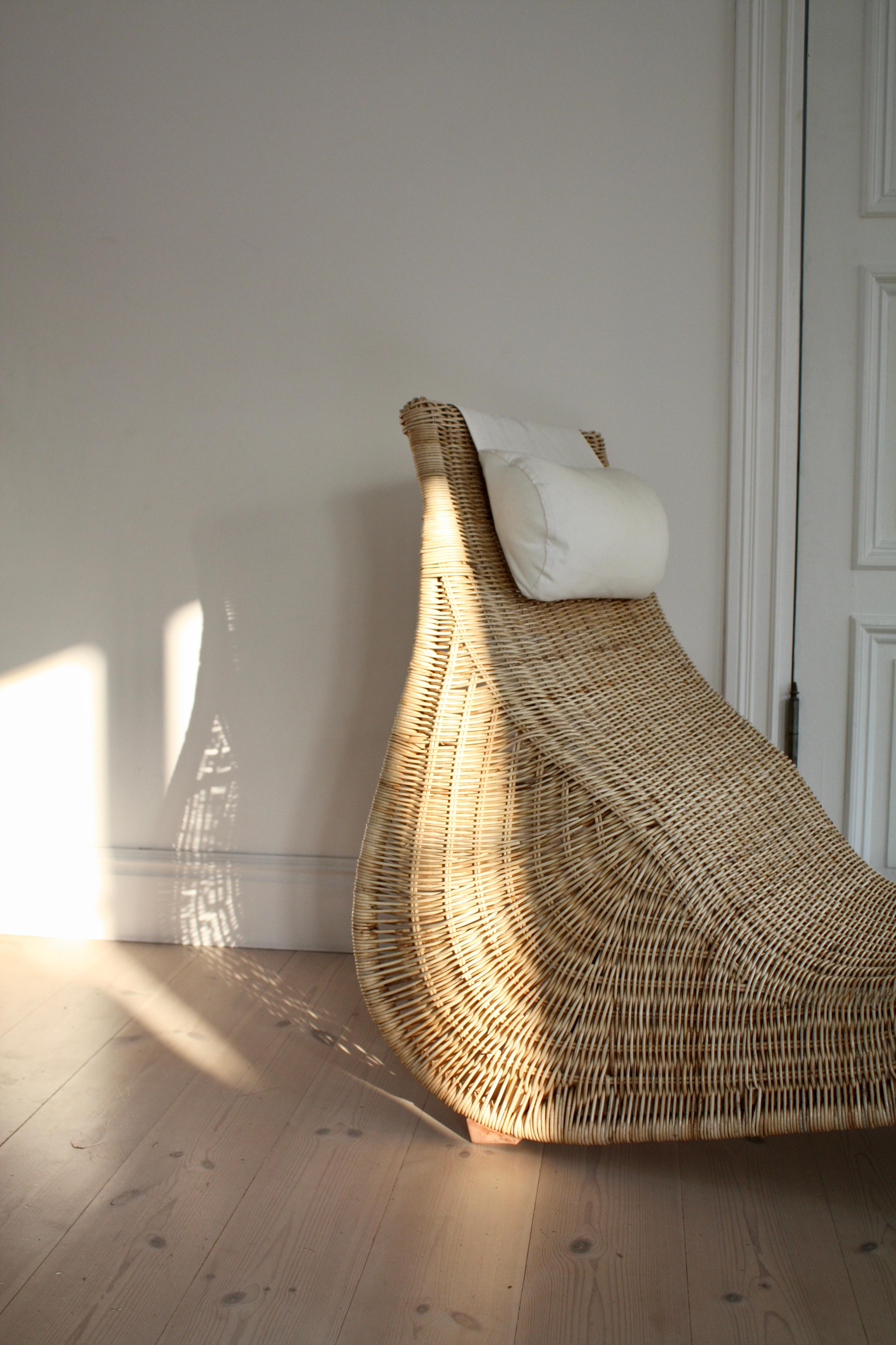 Vintage IKEA Karlskrona Wicker Rattan Chaise Lounge Chair by Karl Malmwall 1990s For Sale 2