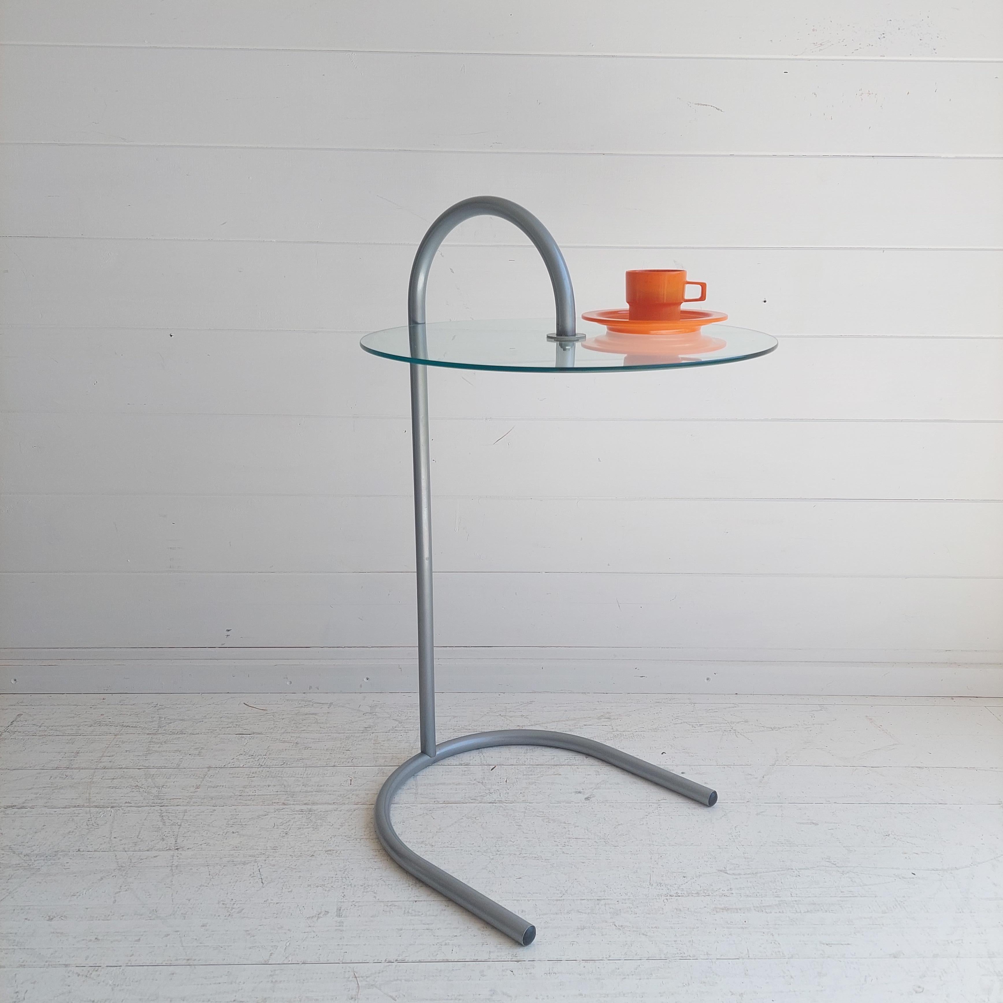 Rare PVintage Ikea Ry Coffee Side Table Glass Aluminium Light Weight.
The Ry side table (or sidobord) first featured in the Ikea catalogue from 1989; now very sought after.


The Ry Side table takes the best of mid-century exploration into