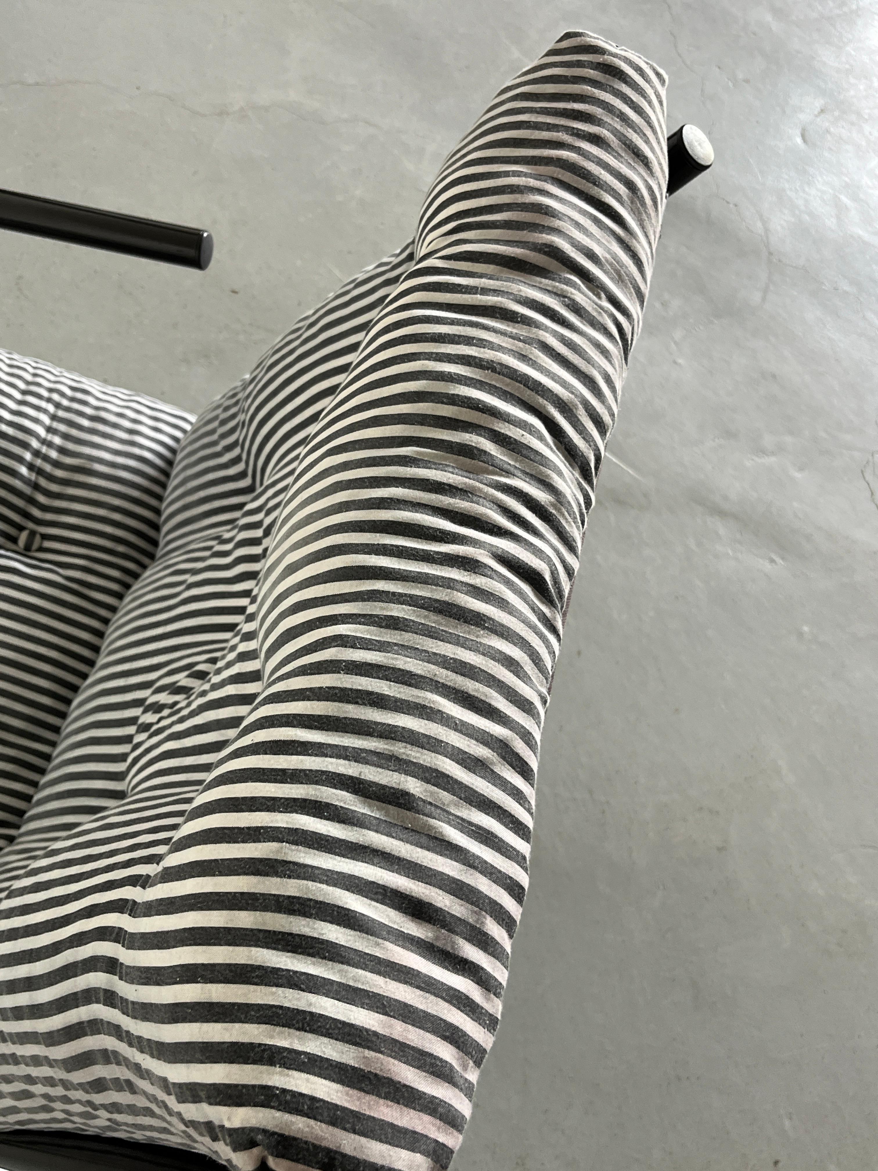 Sillón postmoderno vintage estilo Ikea Memphis, tela a rayas, años 80 7