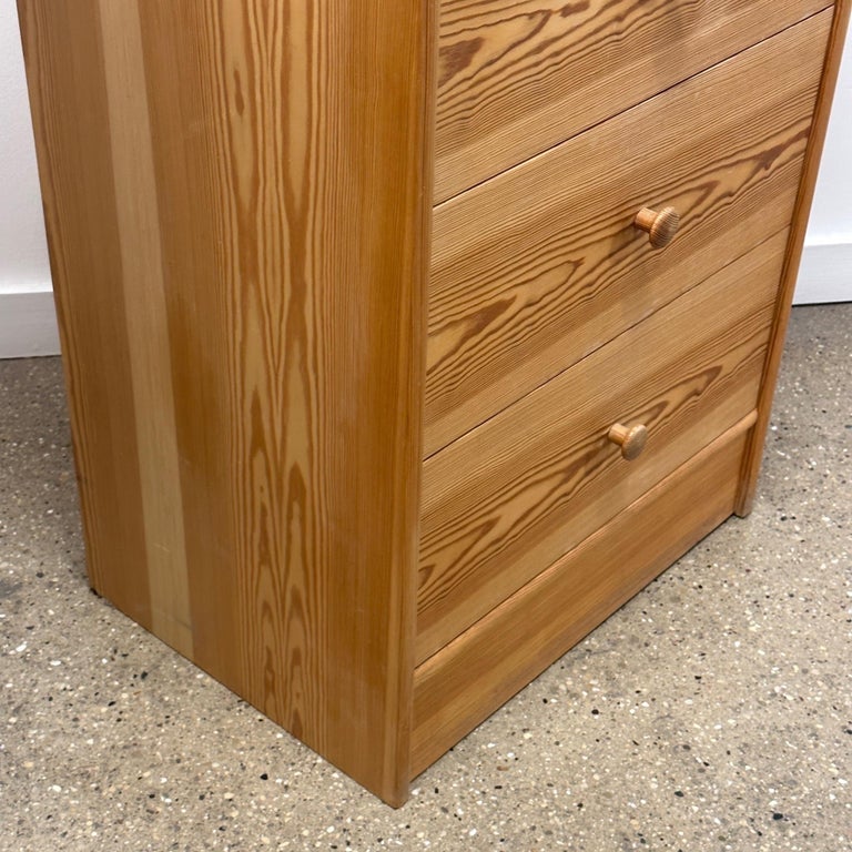 Vintage Ikea Schwedische Kiefer Kommode von Schubladen im Angebot bei 1stDibs Deutschland