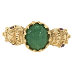 Vintage Ilias LALAoUNIS 18Karat Yellow Gold Lions Holding Emerald Textured Ring
