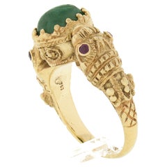 Vintage Ilias LALAoUNIS 18Karat Yellow Gold Lions Holding Emerald Textured Ring