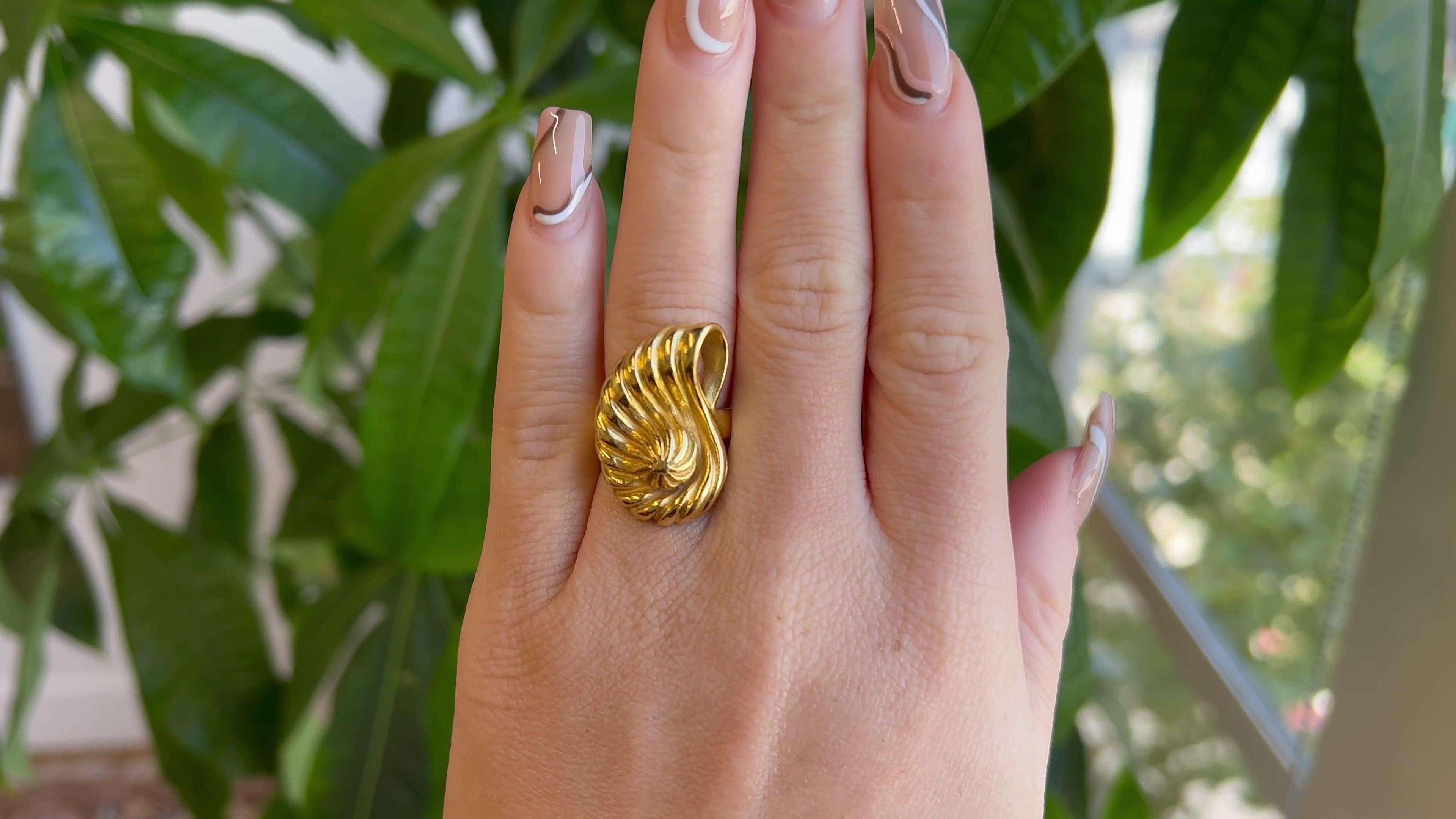 One Vintage Ilias Lalaounis 22 Karat Gold Shell Ring. Crafted in 22 karat yellow gold, with Lalaounis maker's mark and purity marks. Circa 1970s. The ring is a size 6 1/2 and may be resized. 

About this Item: Imagine exploring the deep depths of