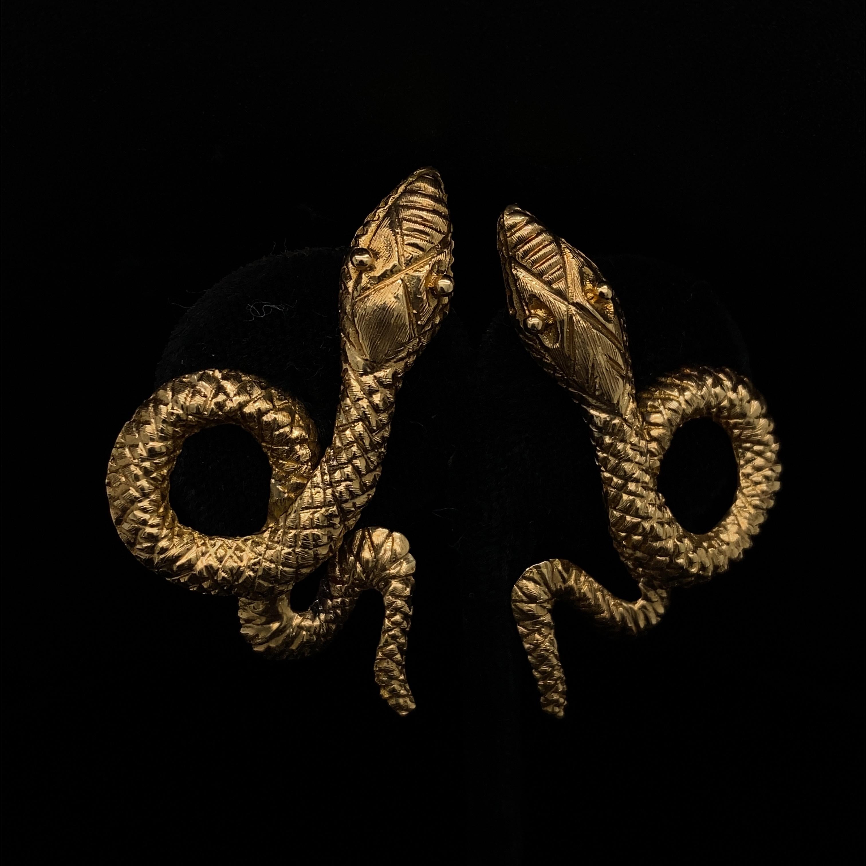 Retro Vintage Ilias Lalaounis Snake 18 Karat Yellow Gold Clip Earrings, Circa 1970 For Sale