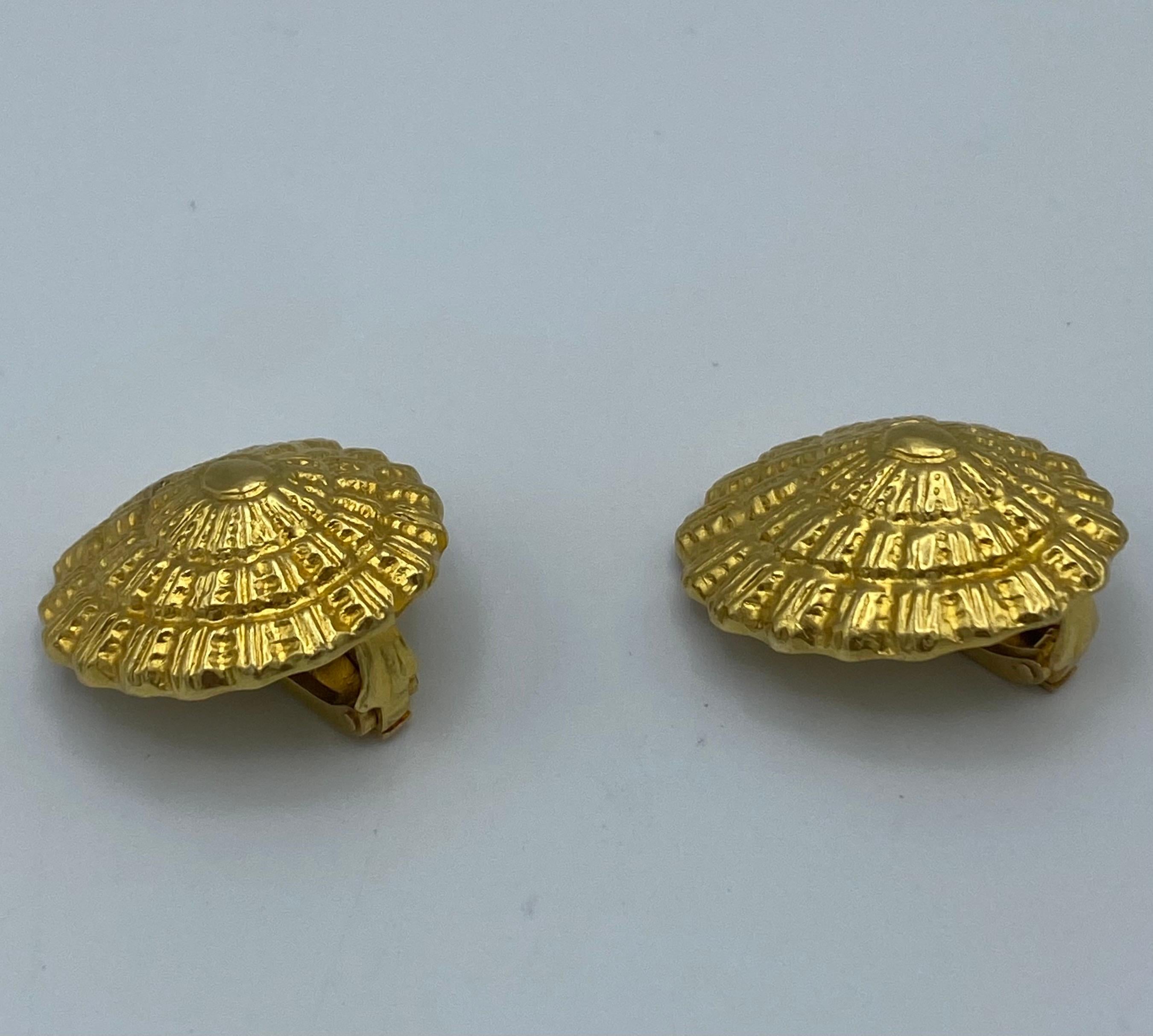 Women's Vintage Ilias Lalaounis Yellow Gold Shell Clip- On Earrings