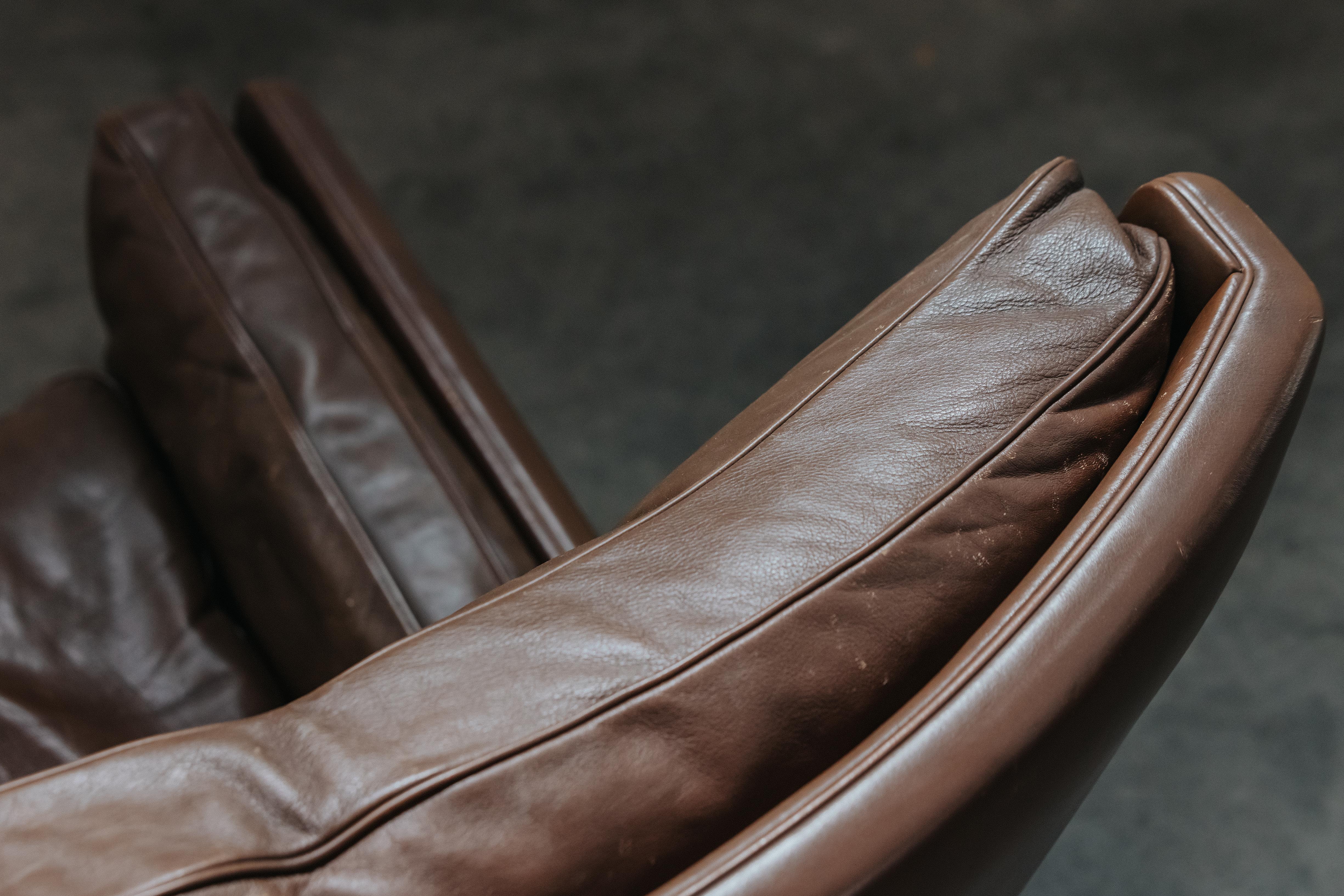 Vintage Illum Wikkelso V11 Chair From Denmark, 1960s For Sale 1