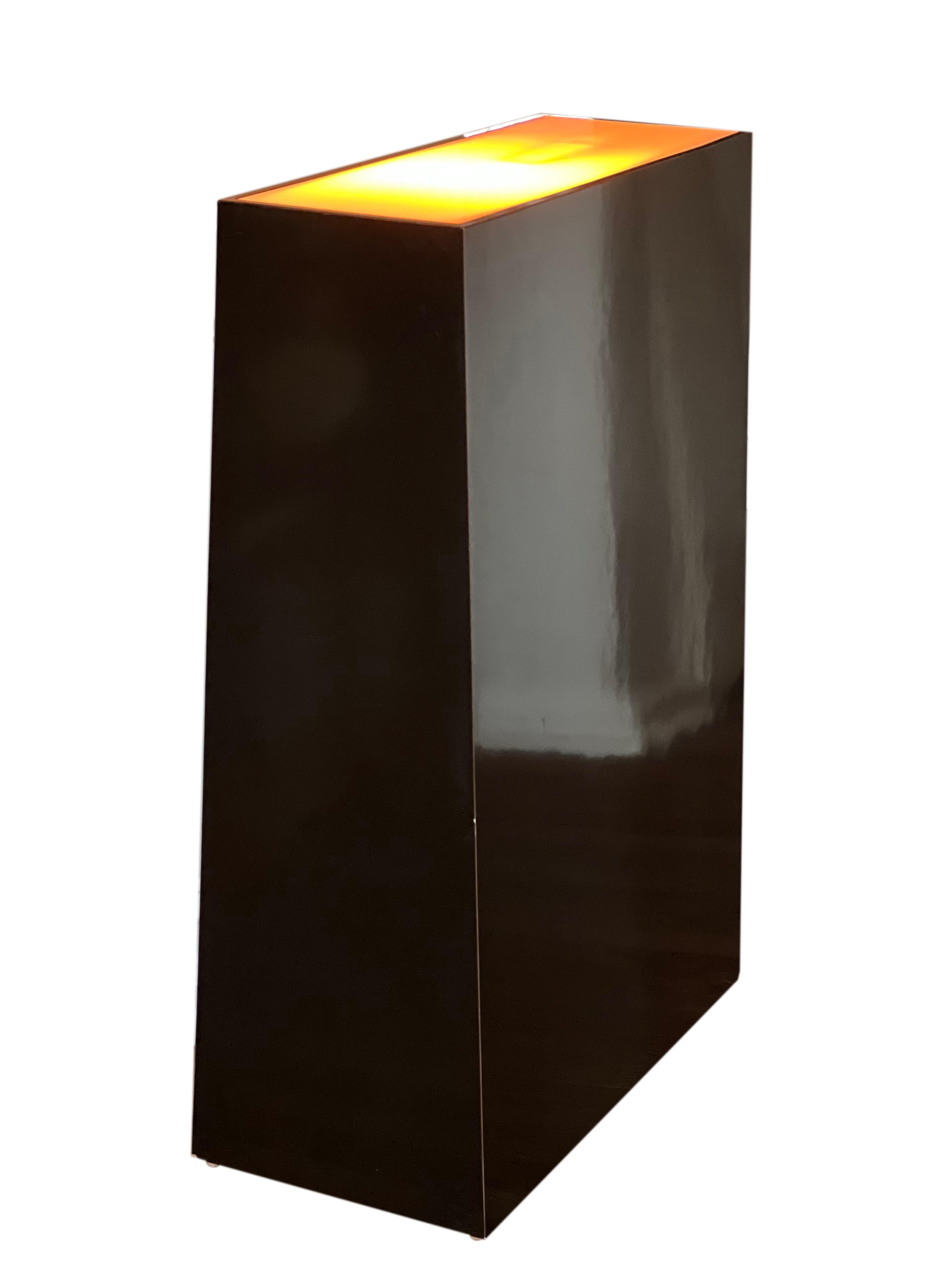 black display pedestal