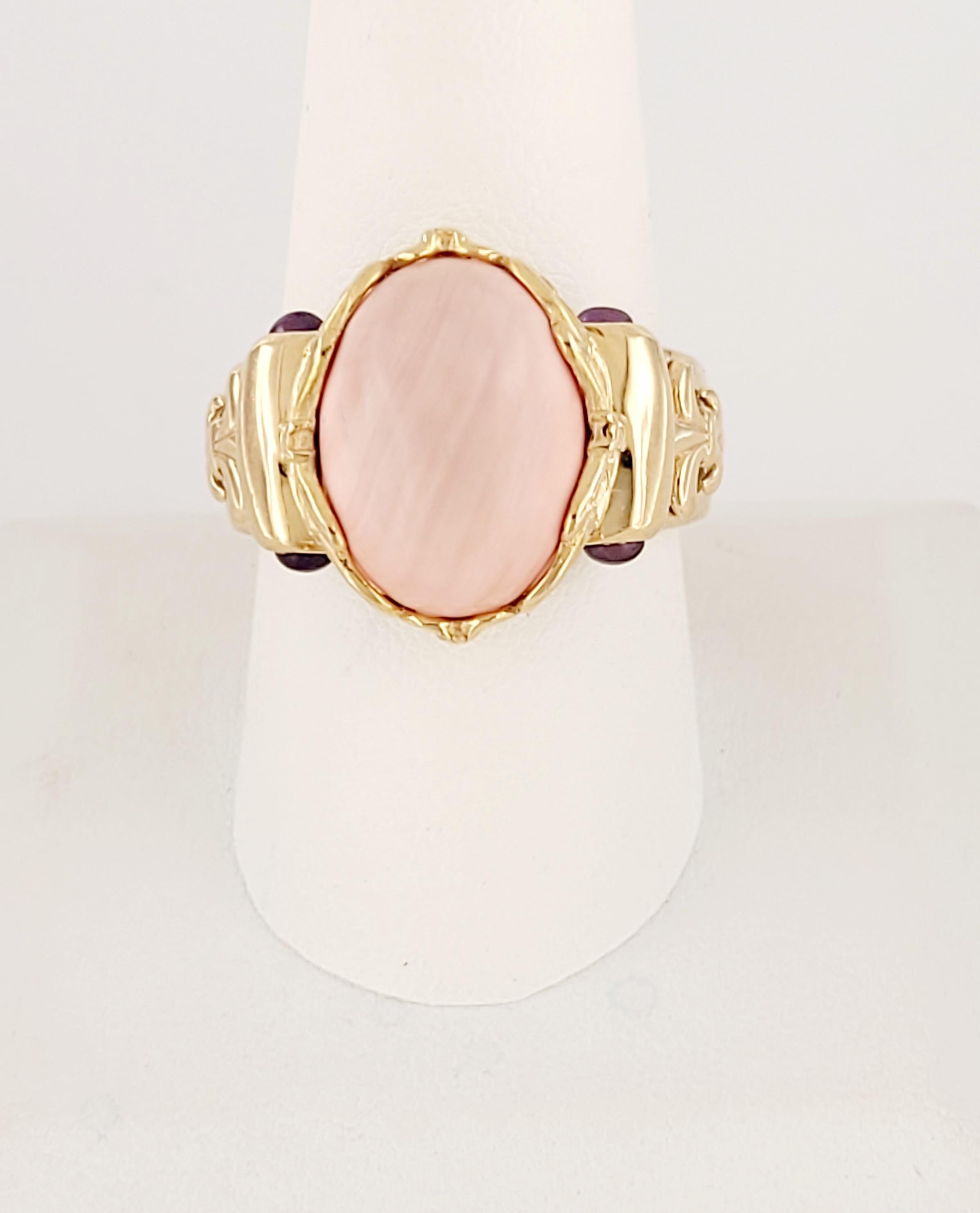 Vintage Imitation Koralle und Amethyst Ring aus 14K Gelbgold. Damen im Angebot