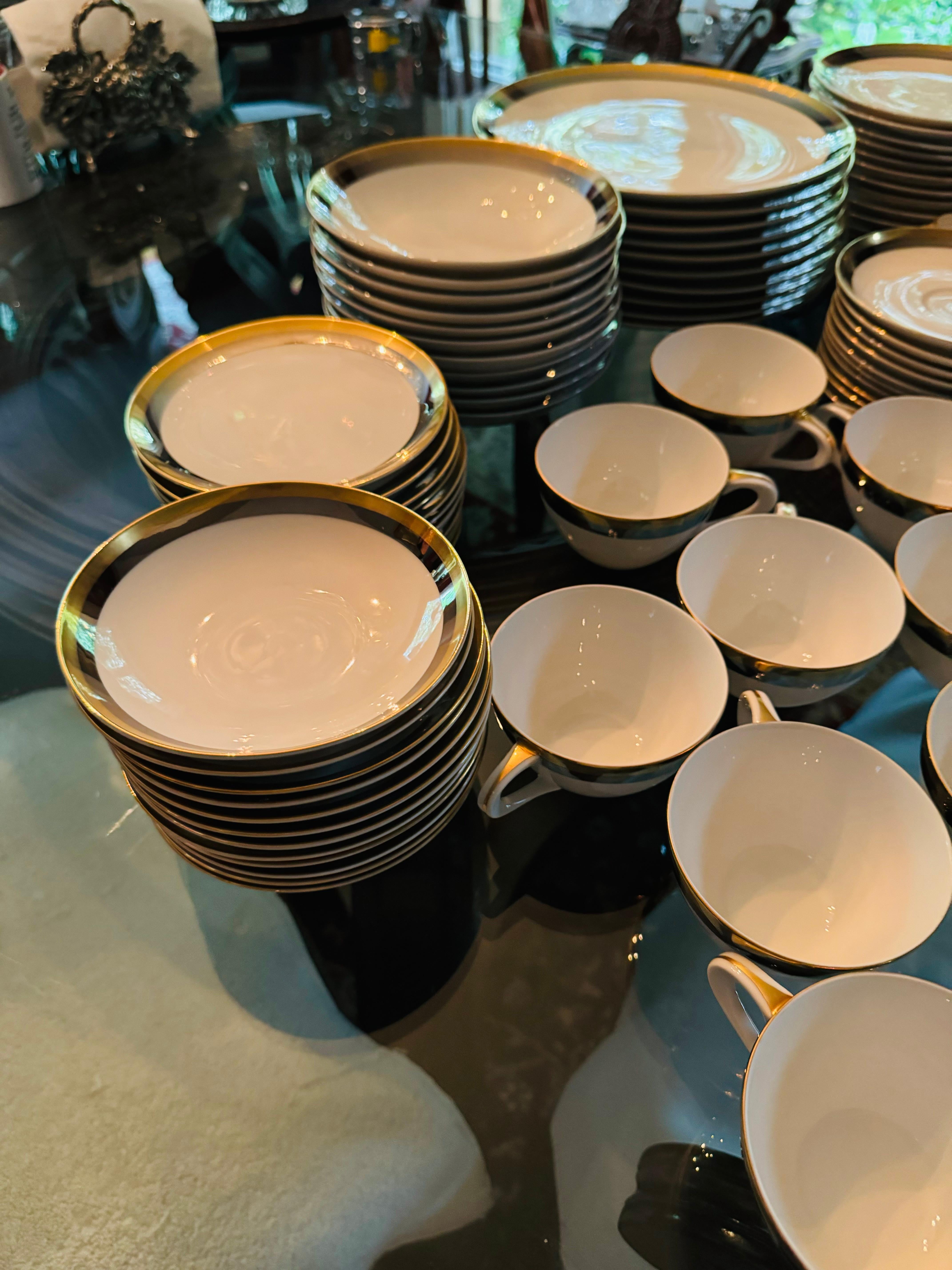 Vintage Imperial Deluxe Fine China Royal Muse 6845 by Sango Dinner  Set per 10 In condizioni buone in vendita a Birmingham, AL